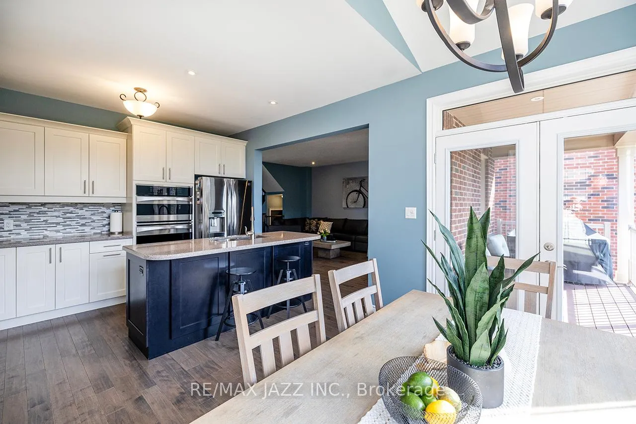 Photo 15 of 43 Elmer Adams Drive, Clarington, Courtice — HOMEH