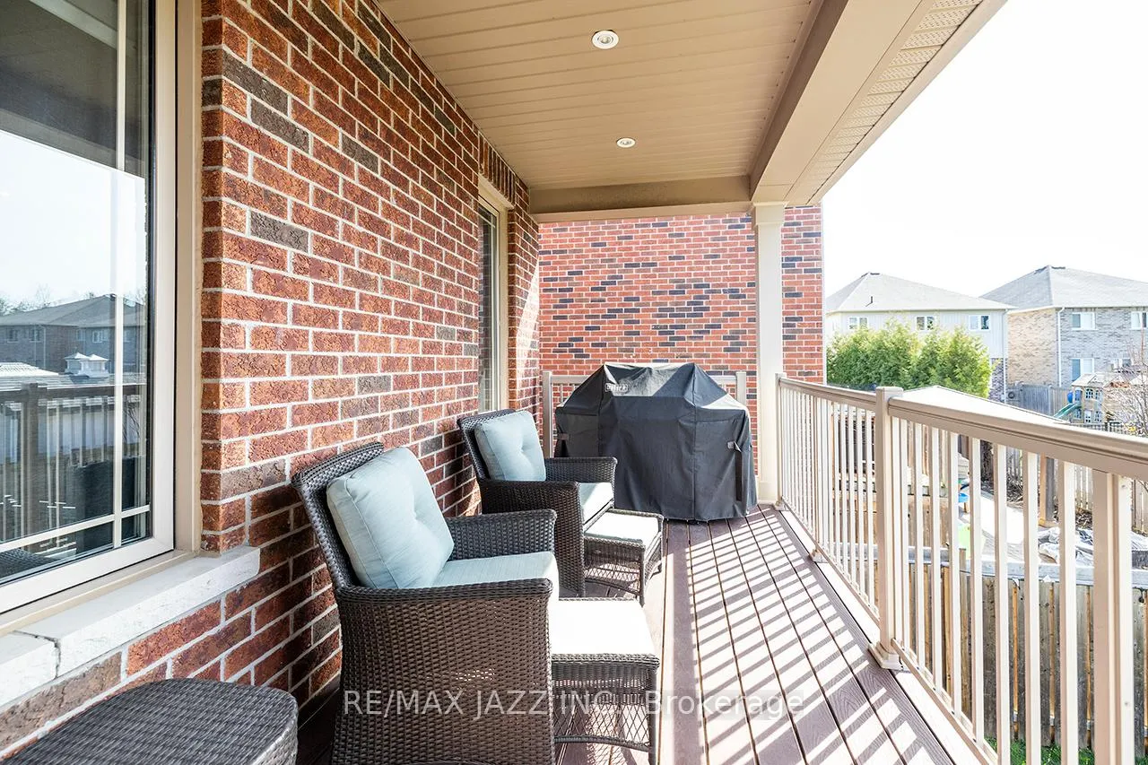 Photo 16 of 43 Elmer Adams Drive, Clarington, Courtice — HOMEH