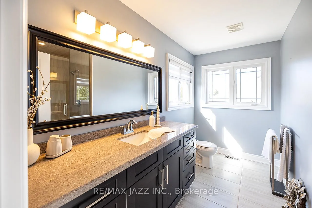 Photo 23 of 43 Elmer Adams Drive, Clarington, Courtice — HOMEH