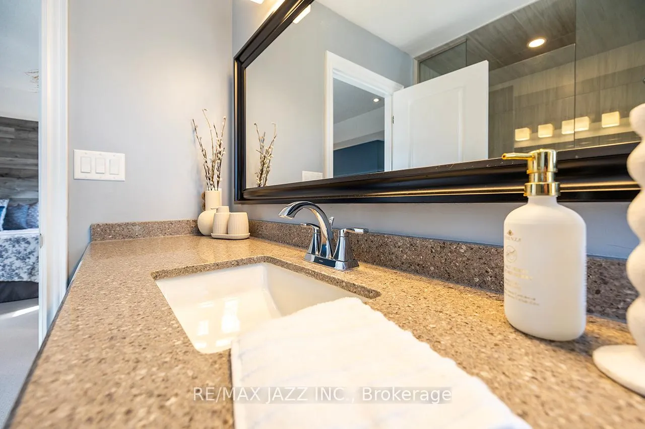 Photo 26 of 43 Elmer Adams Drive, Clarington, Courtice — HOMEH