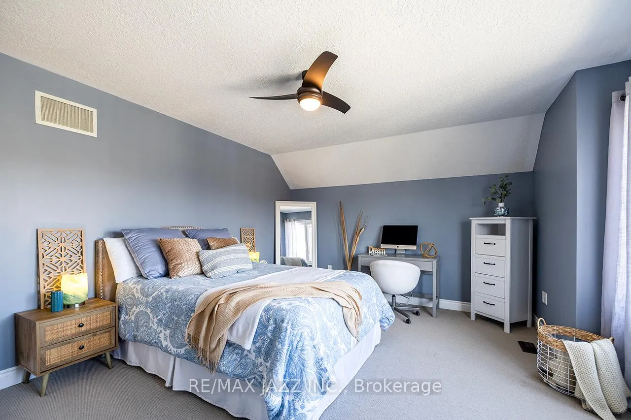 Photo 27 of 43 Elmer Adams Drive, Clarington, Courtice — HOMEH