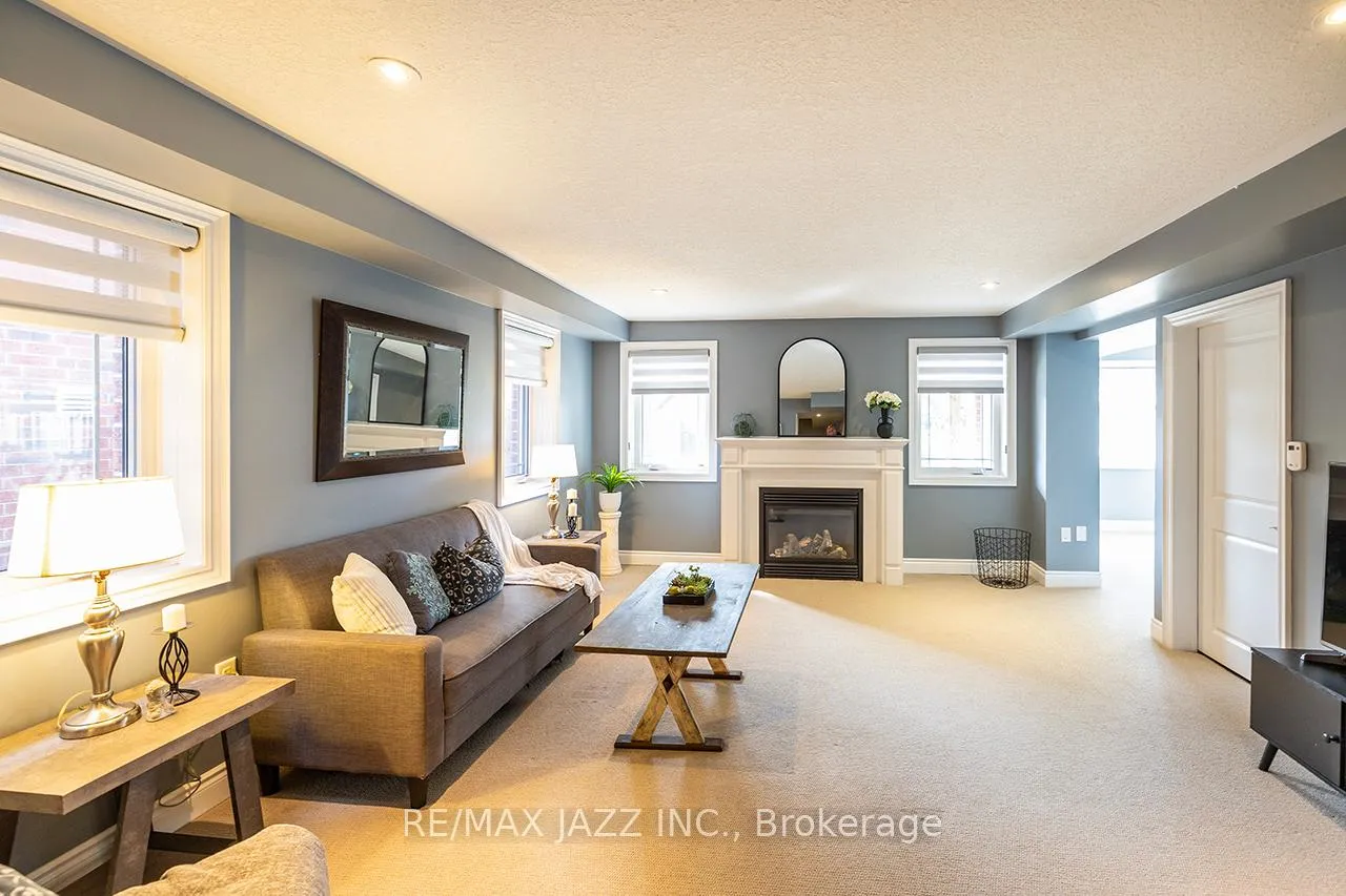 Photo 32 of 43 Elmer Adams Drive, Clarington, Courtice — HOMEH