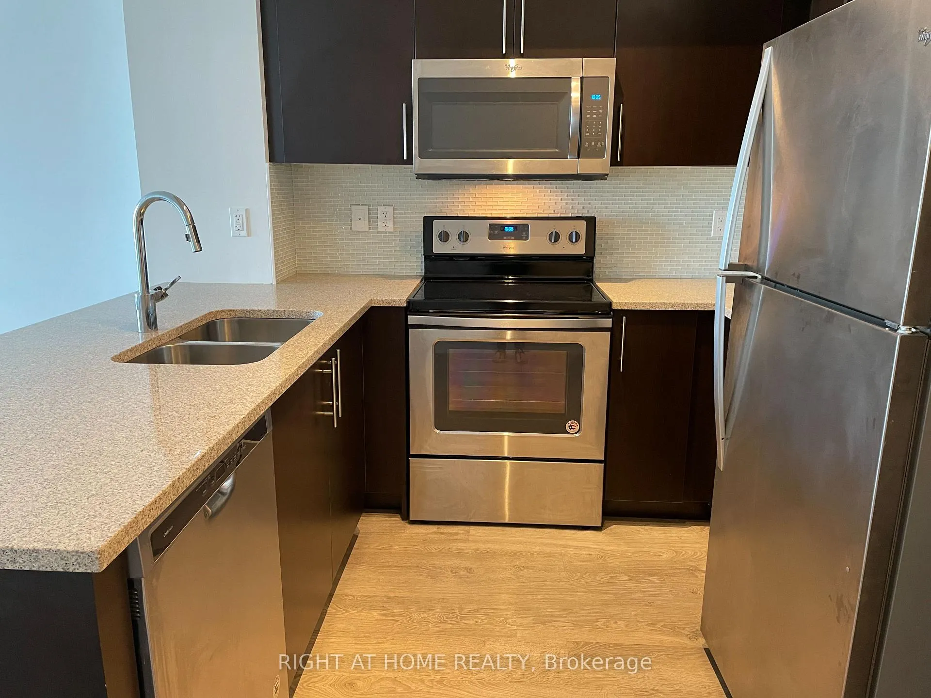 Photo 4 of Unit 410, 55 Speers Road, Oakville, Central — HOMEH