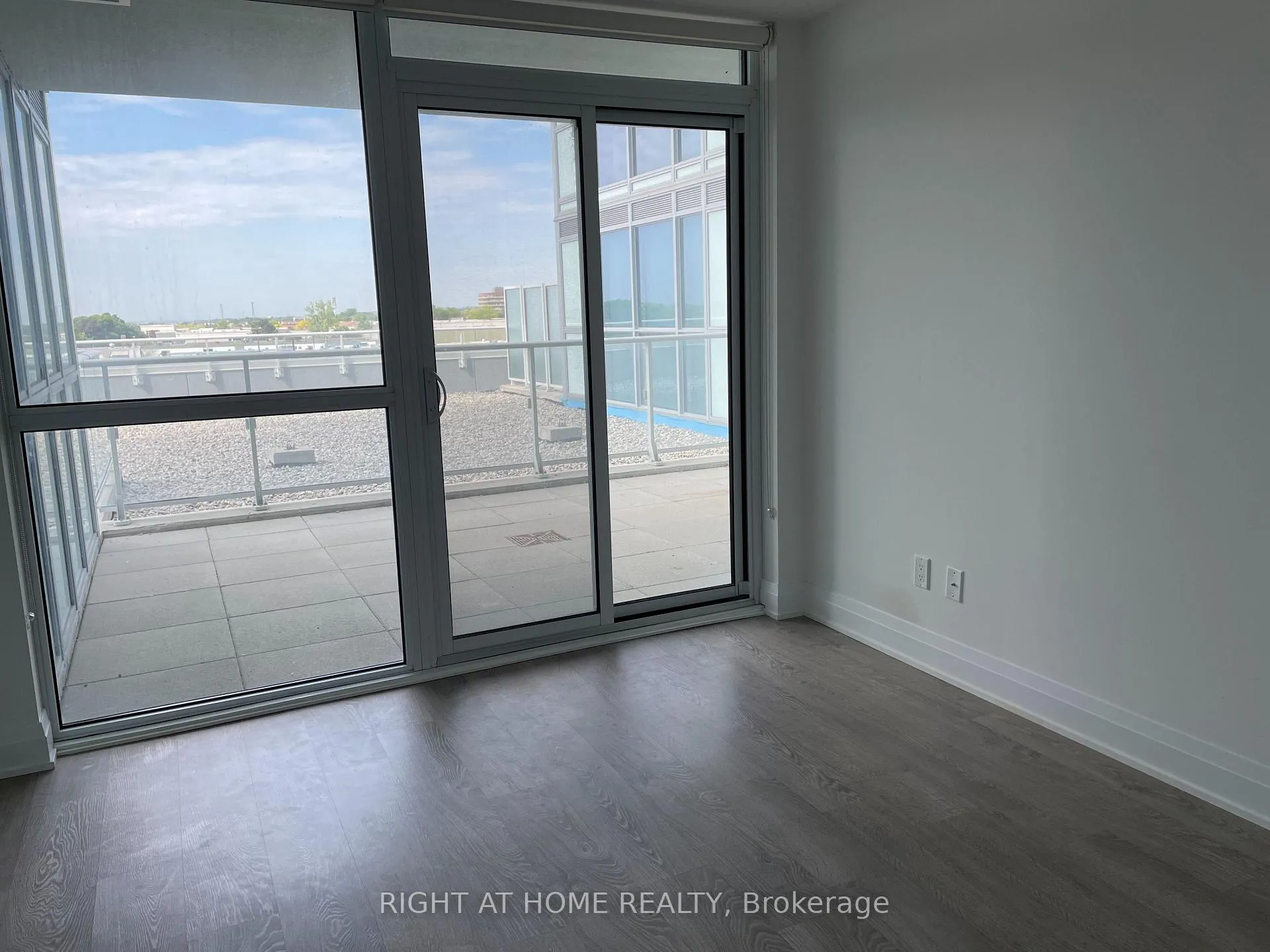 Photo 10 of Unit 410, 55 Speers Road, Oakville, Central — HOMEH