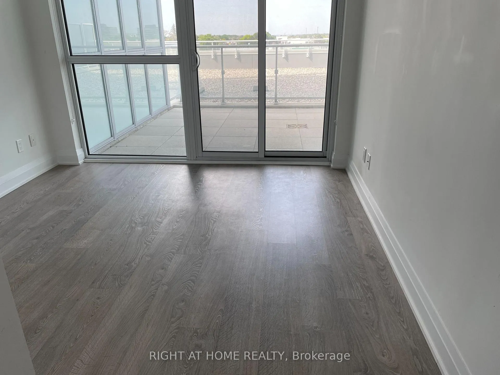 Photo 12 of Unit 410, 55 Speers Road, Oakville, Central — HOMEH