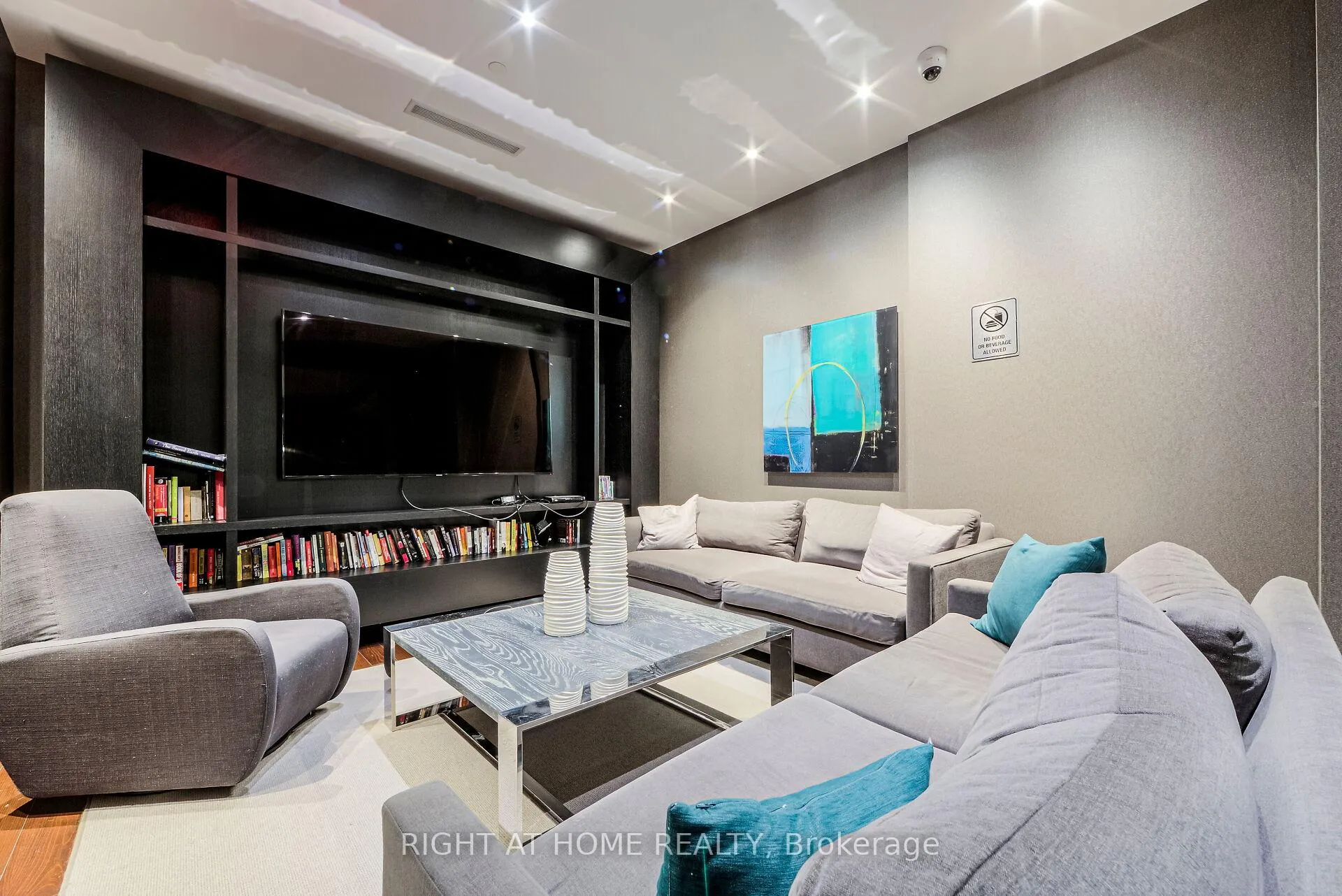 Photo 24 of Unit 410, 55 Speers Road, Oakville, Central — HOMEH