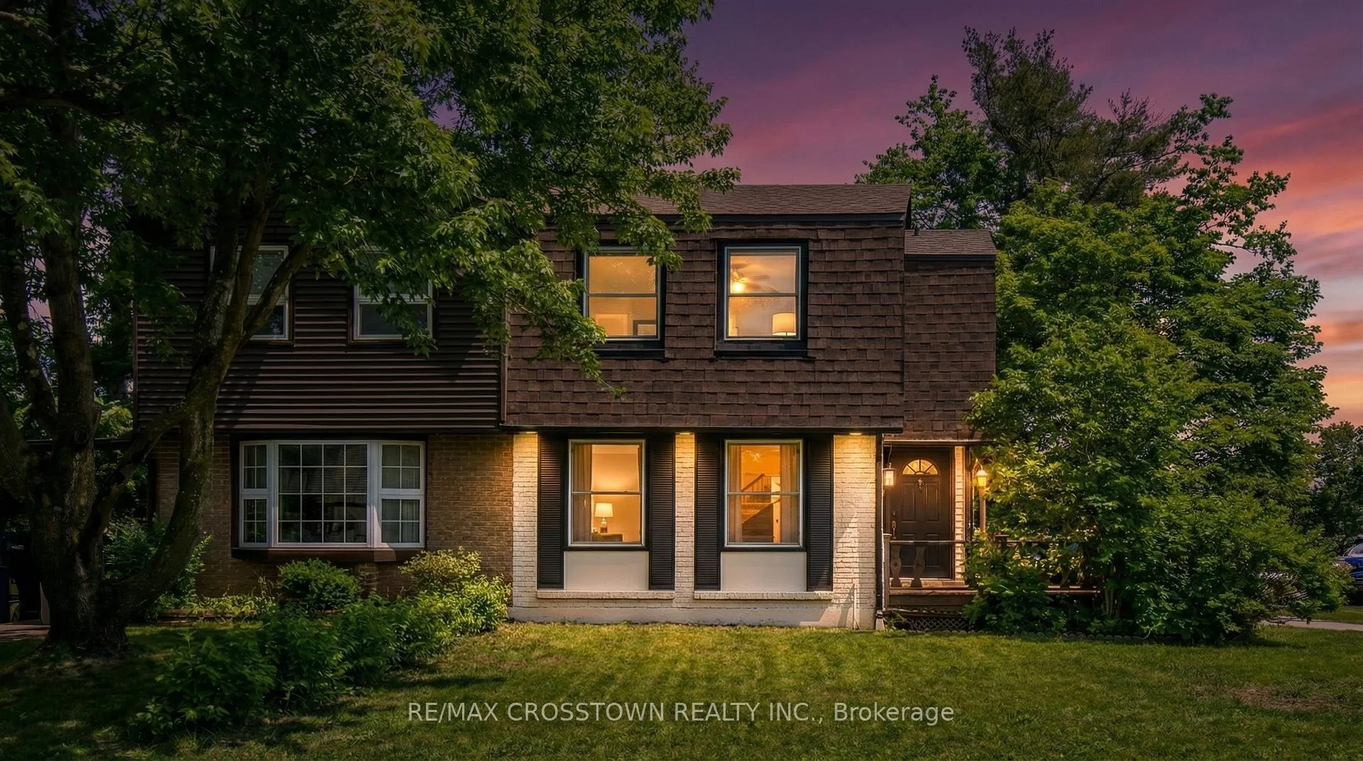 Photo 2 of 34 Kipling Place, Barrie, Letitia Heights — HOMEH