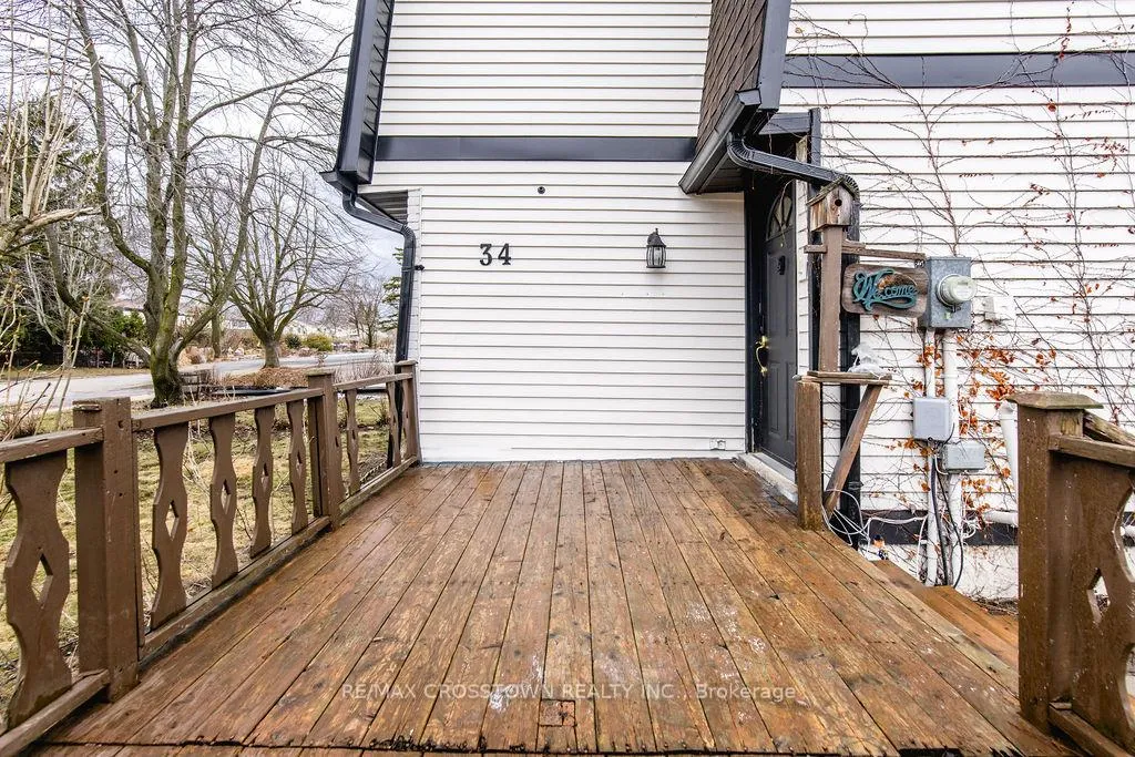 Photo 5 of 34 Kipling Place, Barrie, Letitia Heights — HOMEH