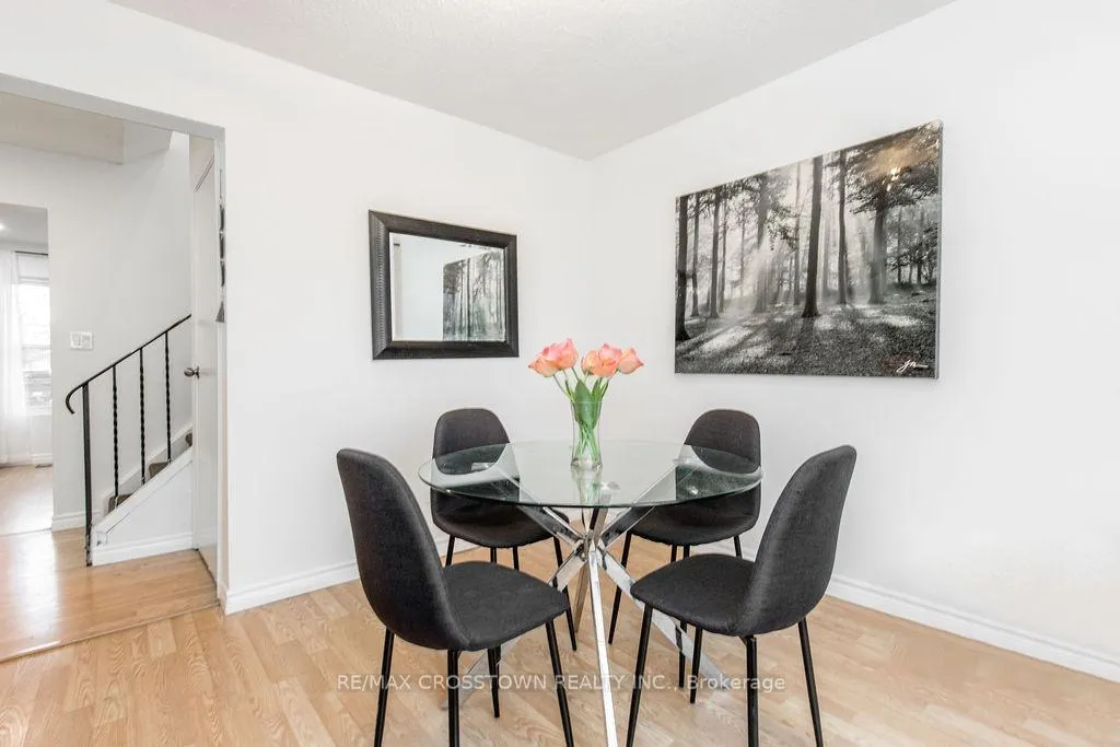 Photo 13 of 34 Kipling Place, Barrie, Letitia Heights — HOMEH