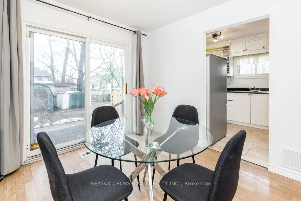 Photo 15 of 34 Kipling Place, Barrie, Letitia Heights — HOMEH