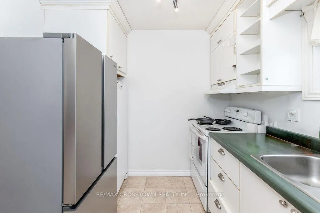Photo 19 of 34 Kipling Place, Barrie, Letitia Heights — HOMEH