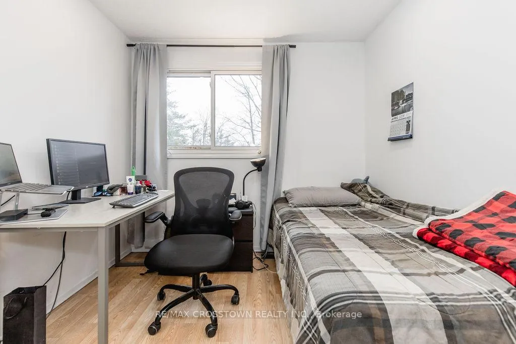 Photo 25 of 34 Kipling Place, Barrie, Letitia Heights — HOMEH