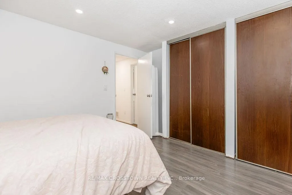 Photo 29 of 34 Kipling Place, Barrie, Letitia Heights — HOMEH