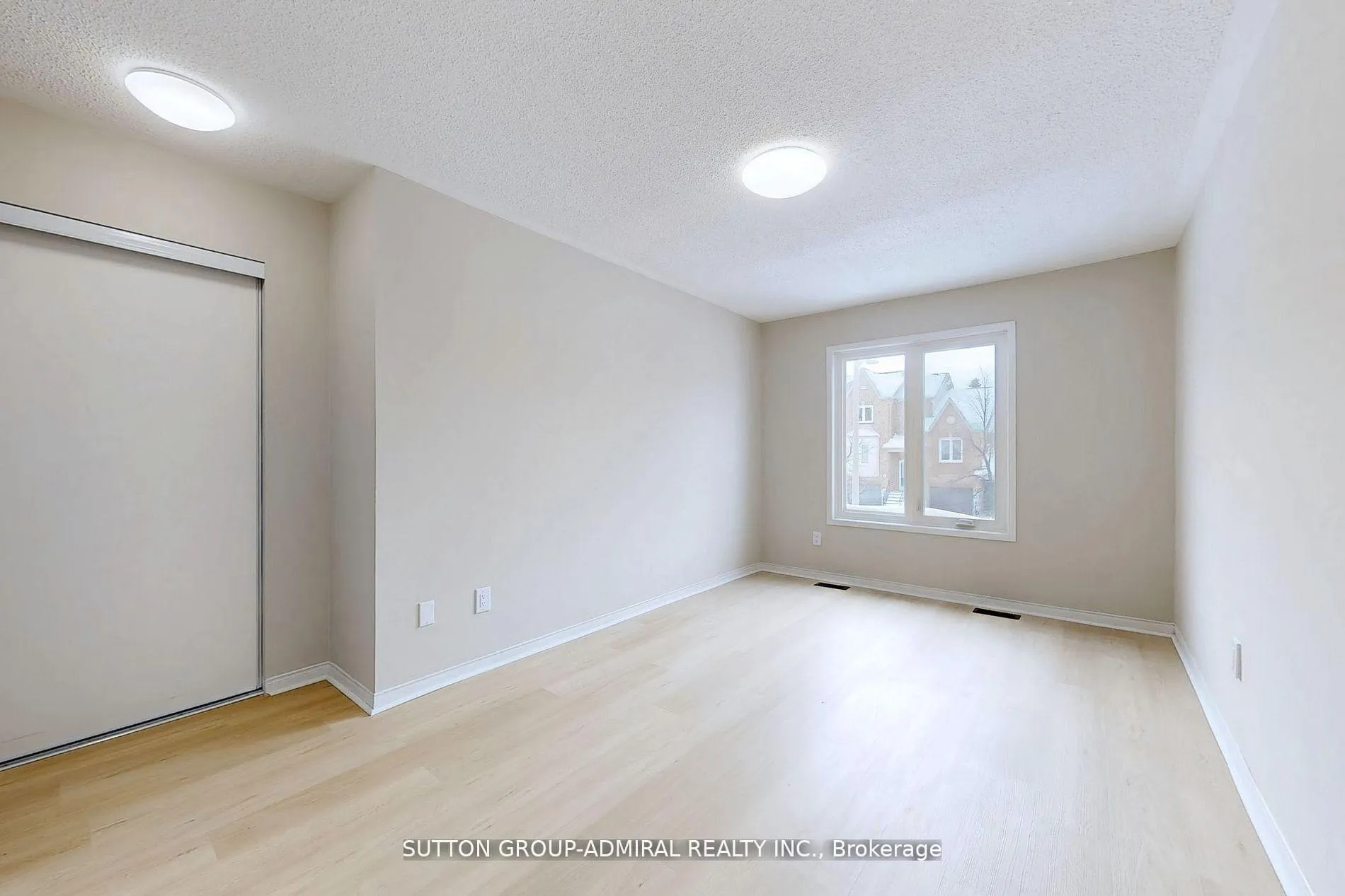 Photo 12 of 32 Kelso Crescent, Vaughan, Maple — HOMEH