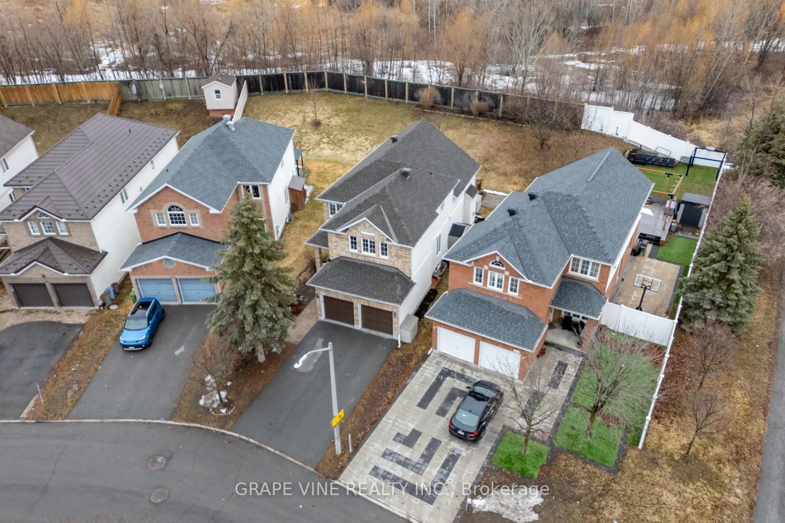 Photo 4 of 103 Rowallen Place, Ottawa, Hunt Club Park/Greenboro — HOMEH