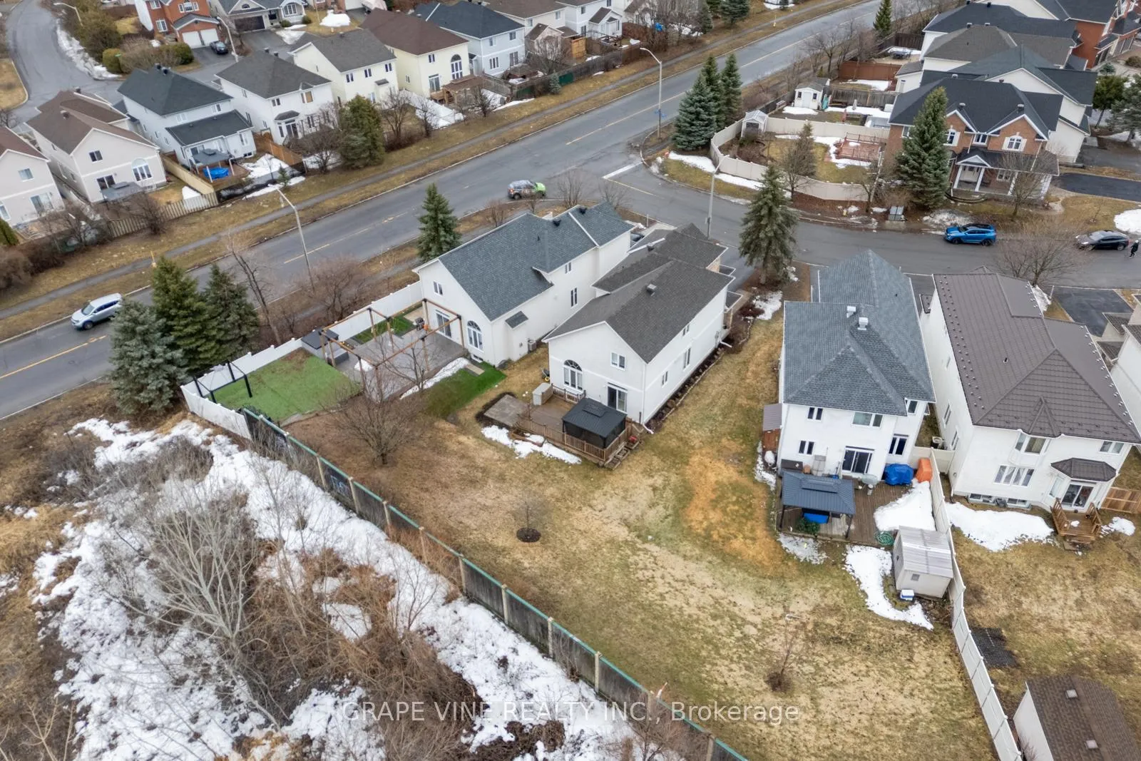 Photo 8 of 103 Rowallen Place, Ottawa, Hunt Club Park/Greenboro — HOMEH