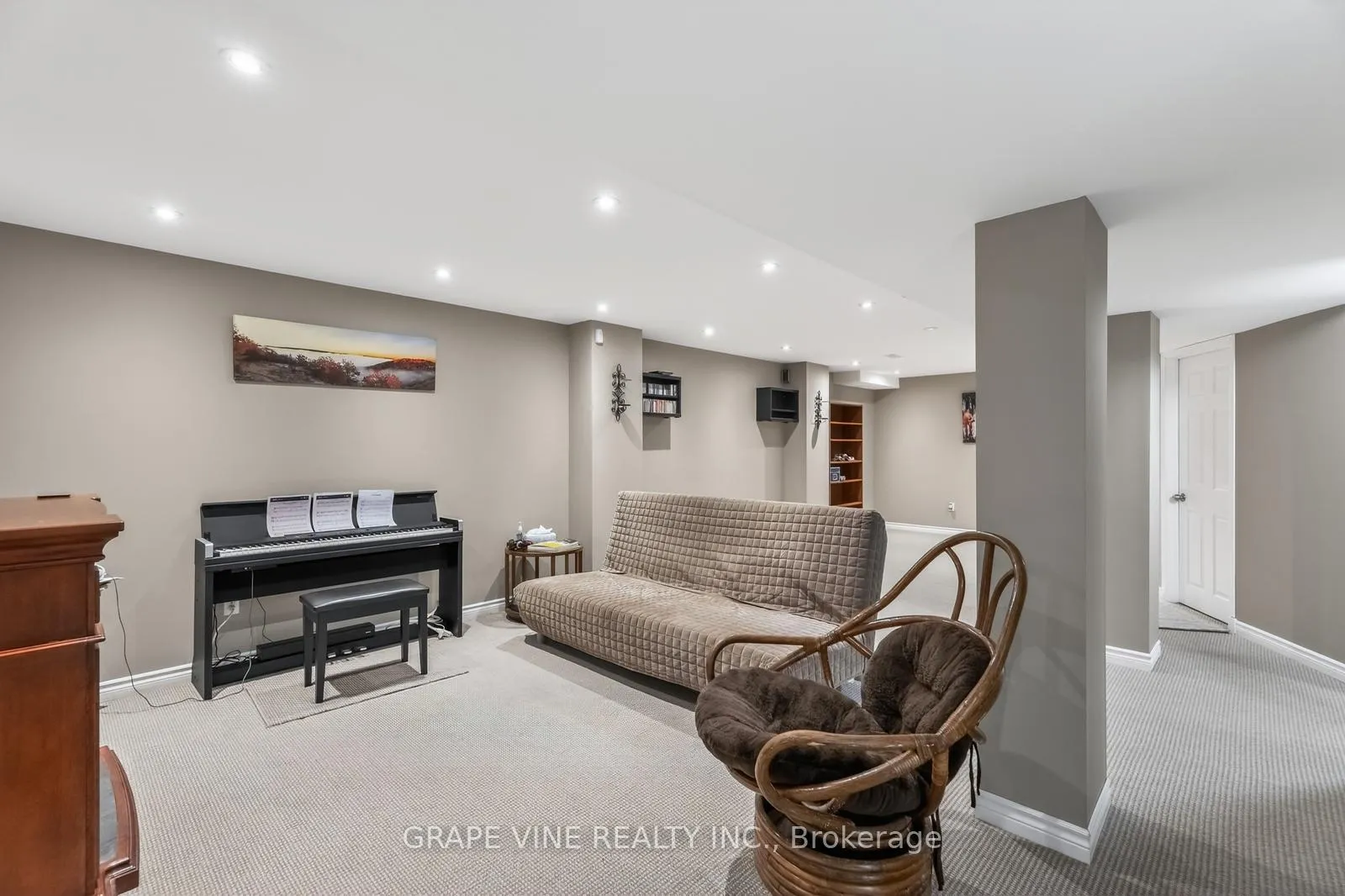 Photo 40 of 103 Rowallen Place, Ottawa, Hunt Club Park/Greenboro — HOMEH