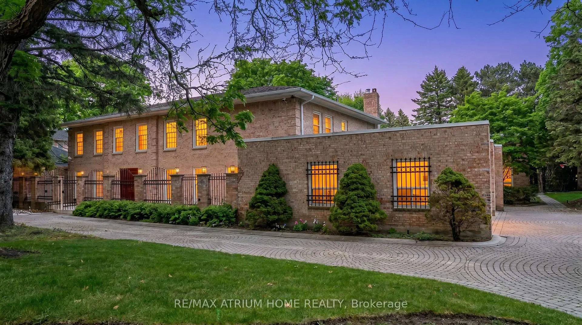 Photo 5 of 19 Limcombe Drive, Markham, Bayview Glen — HOMEH