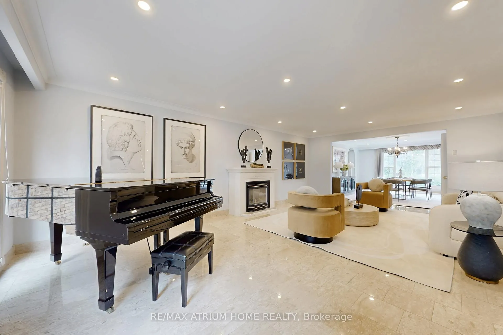 Photo 7 of 19 Limcombe Drive, Markham, Bayview Glen — HOMEH
