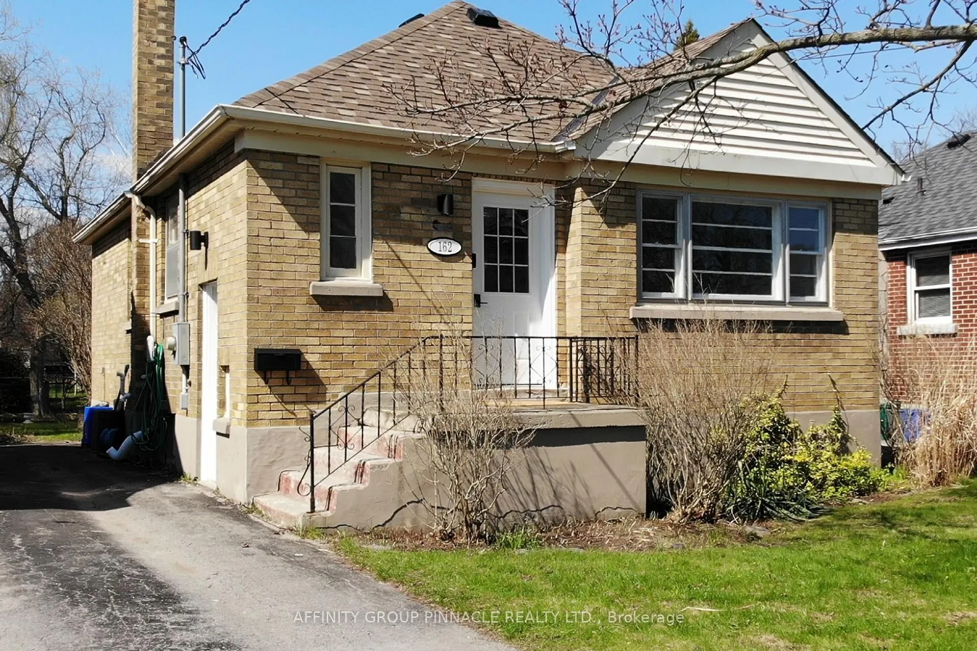 Photo 2 of 162 University Avenue E, Cobourg — HOMEH