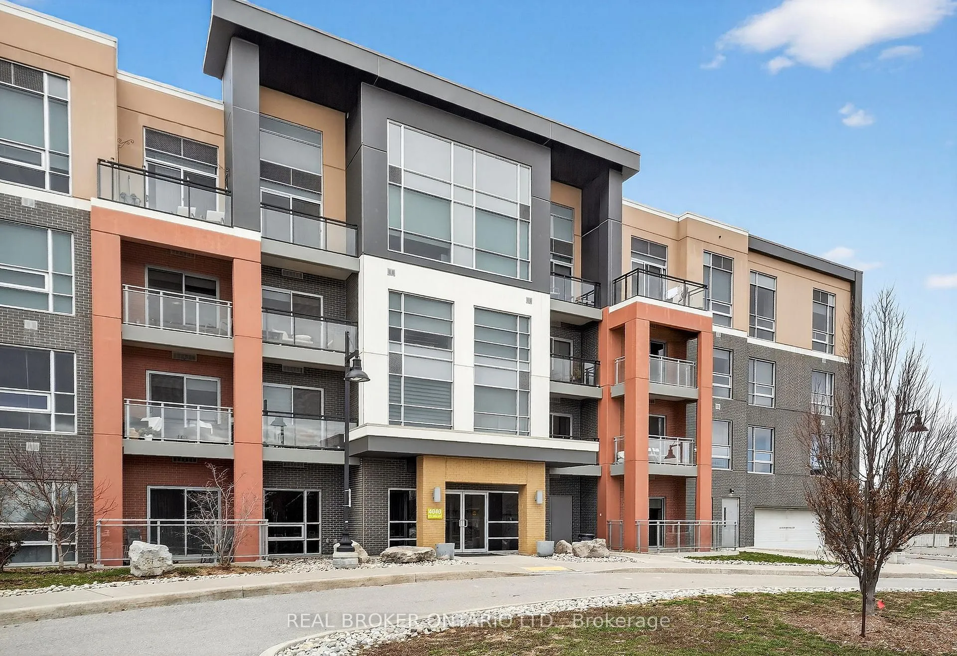 Photo 2 of Unit 418, 4040 Upper Middle Road, Burlington, Tansley — HOMEH