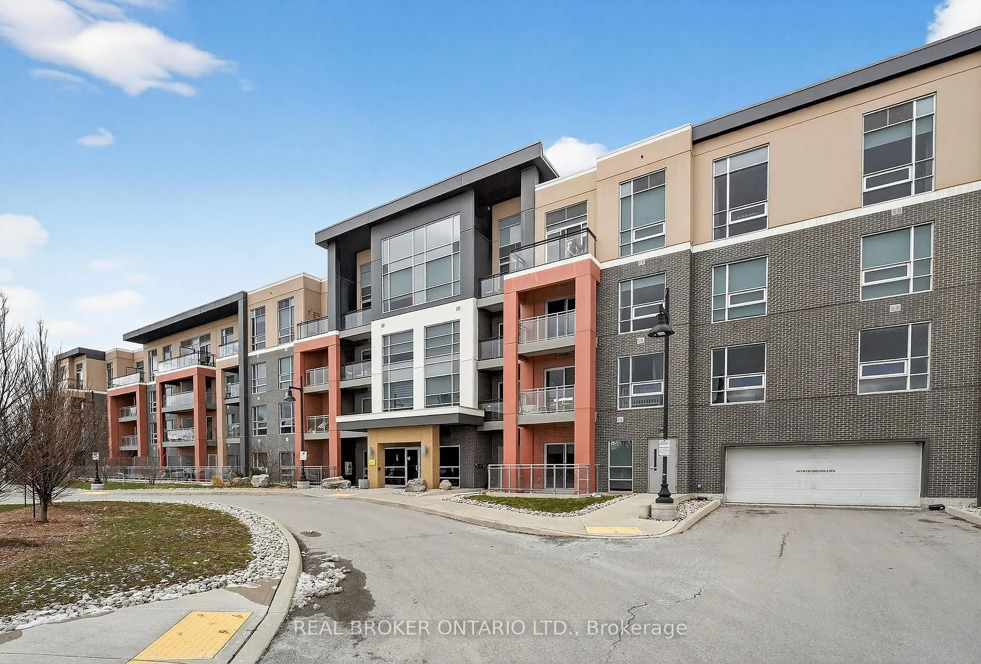 Photo 3 of Unit 418, 4040 Upper Middle Road, Burlington, Tansley — HOMEH