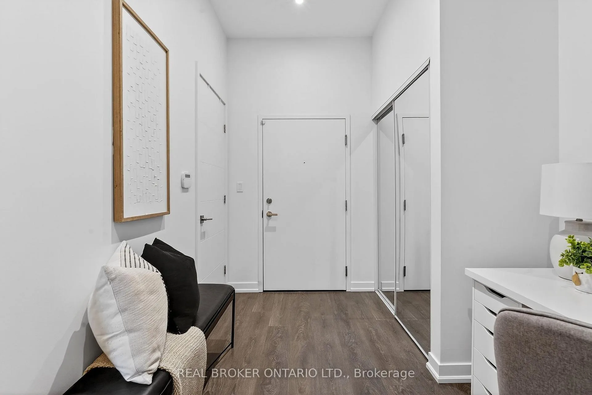 Photo 5 of Unit 418, 4040 Upper Middle Road, Burlington, Tansley — HOMEH