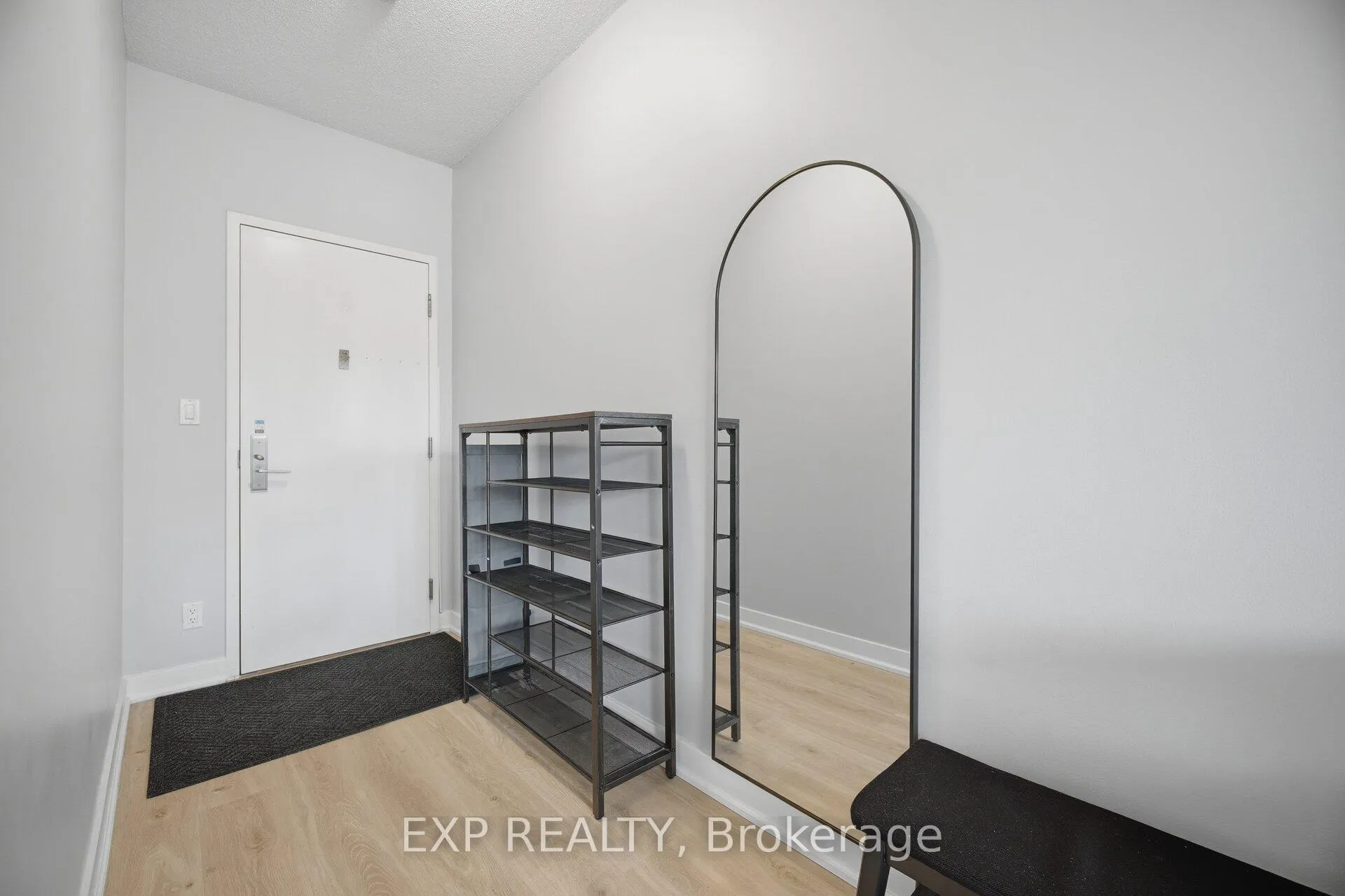 Photo 5 of Unit 1907, 126 Simcoe Street, Toronto, Waterfront Communities — HOMEH