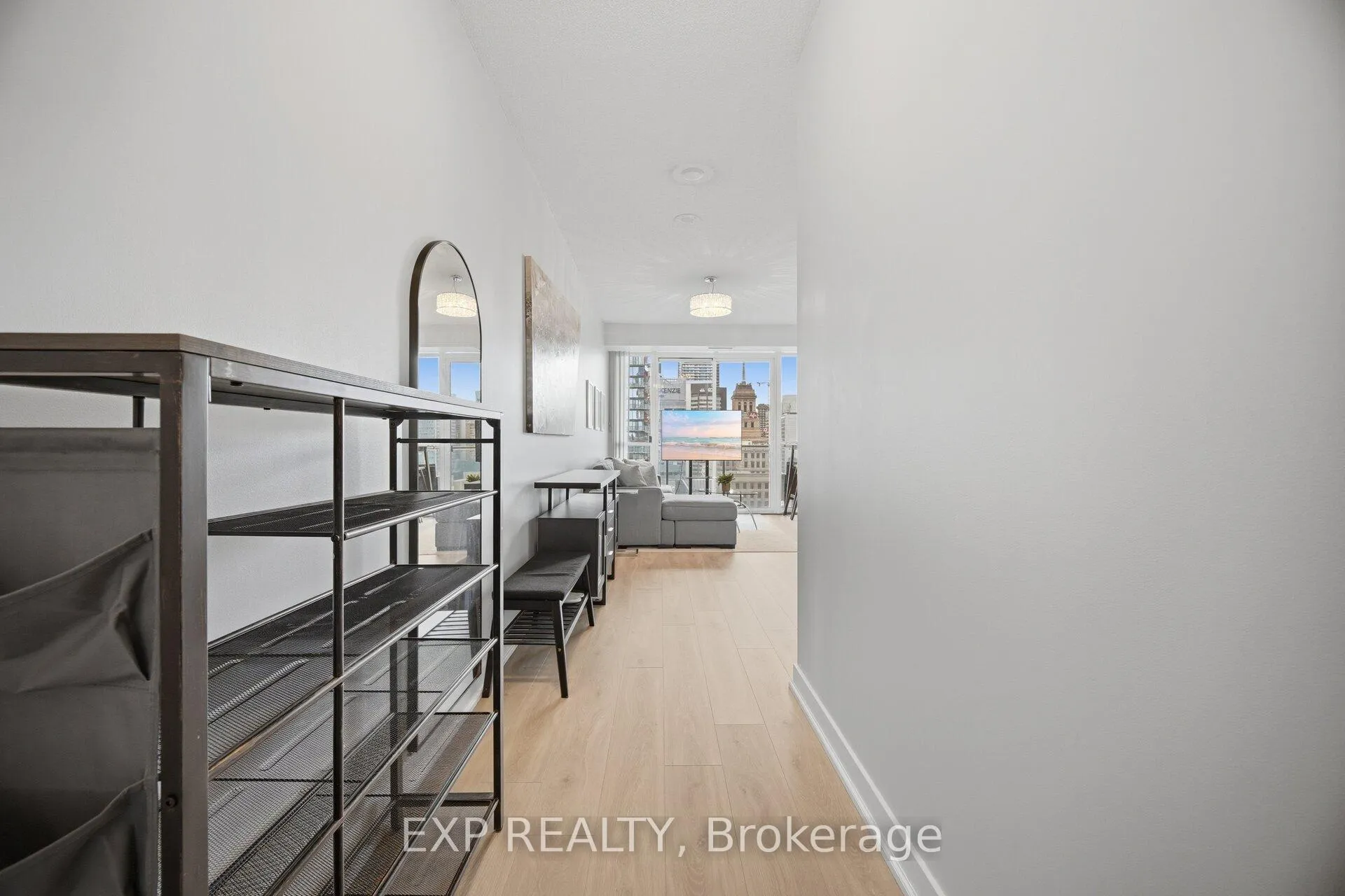 Photo 7 of Unit 1907, 126 Simcoe Street, Toronto, Waterfront Communities — HOMEH