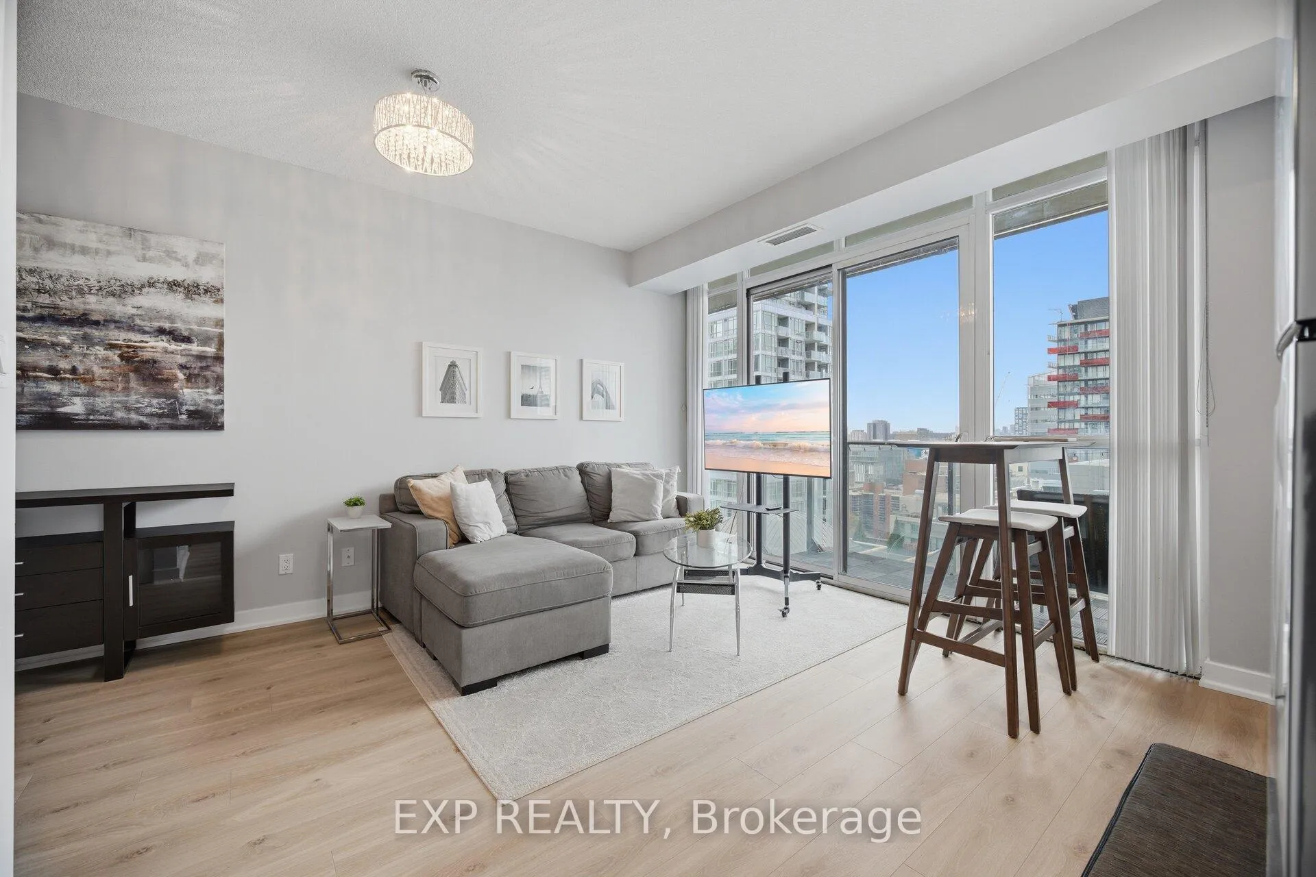 Photo 11 of Unit 1907, 126 Simcoe Street, Toronto, Waterfront Communities — HOMEH