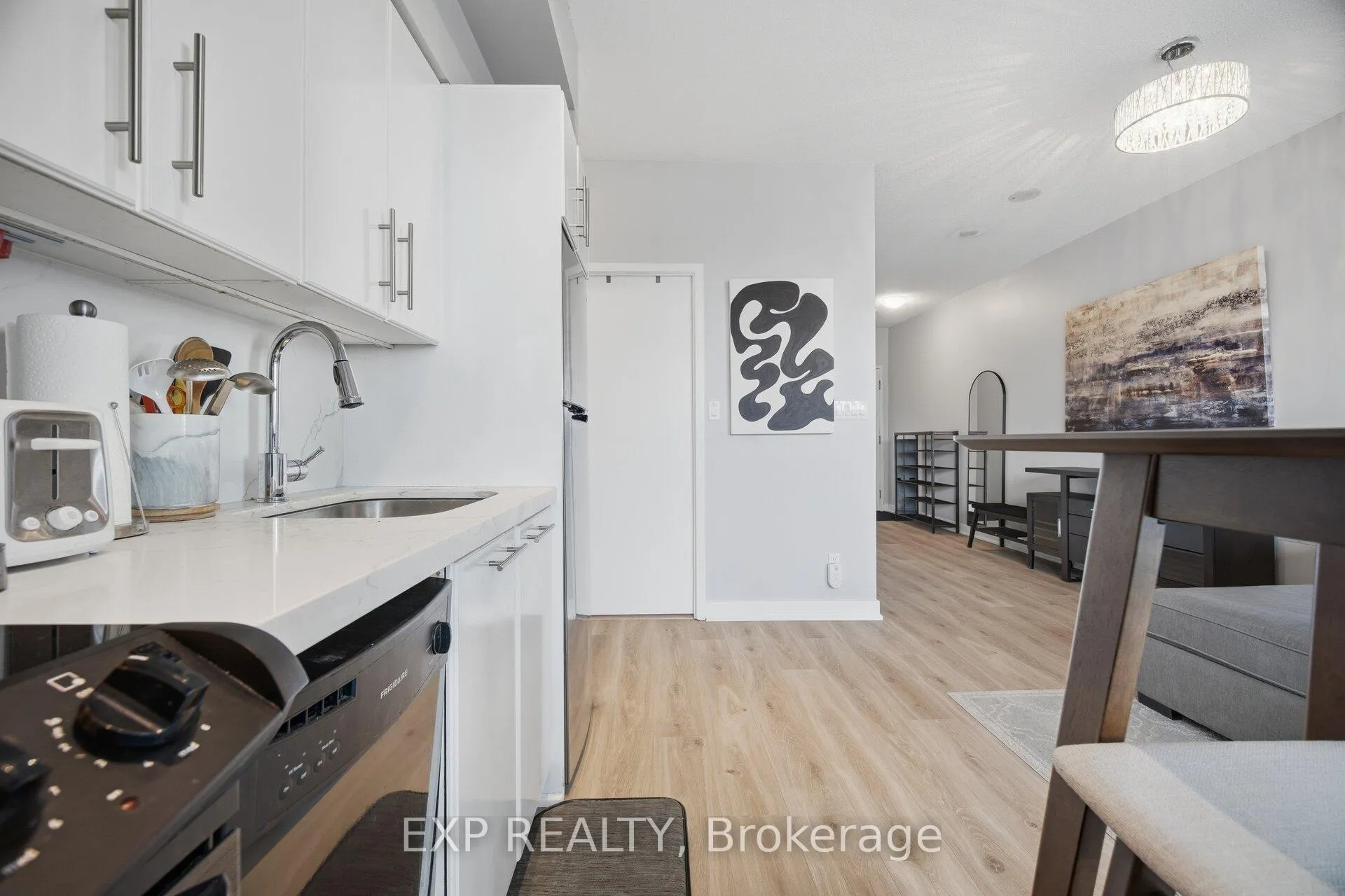 Photo 18 of Unit 1907, 126 Simcoe Street, Toronto, Waterfront Communities — HOMEH