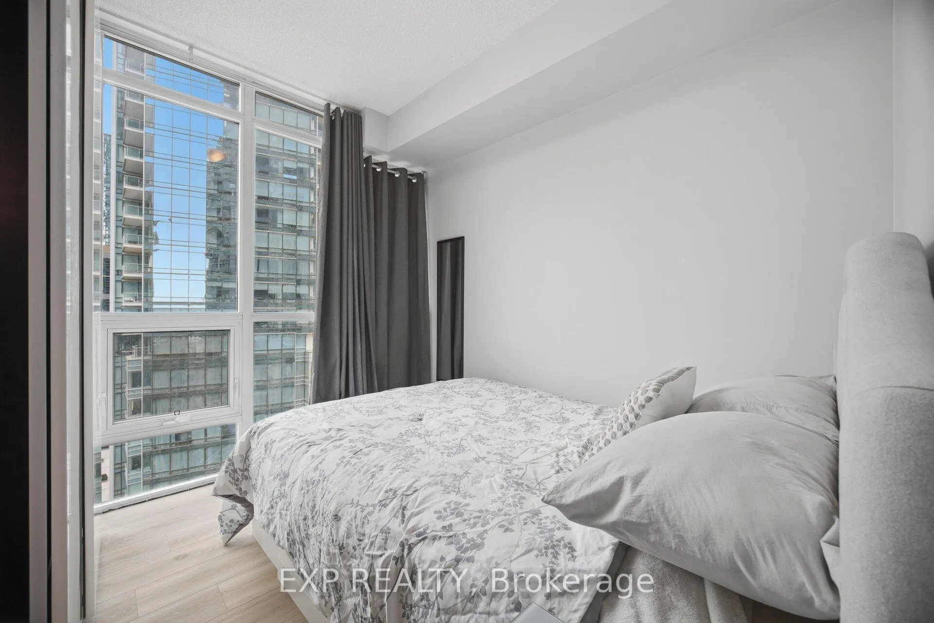 Photo 24 of Unit 1907, 126 Simcoe Street, Toronto, Waterfront Communities — HOMEH