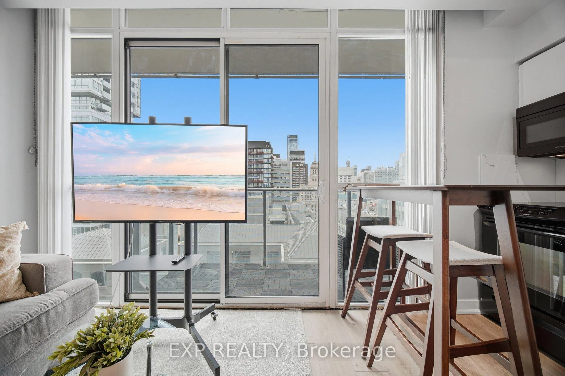 Photo 27 of Unit 1907, 126 Simcoe Street, Toronto, Waterfront Communities — HOMEH