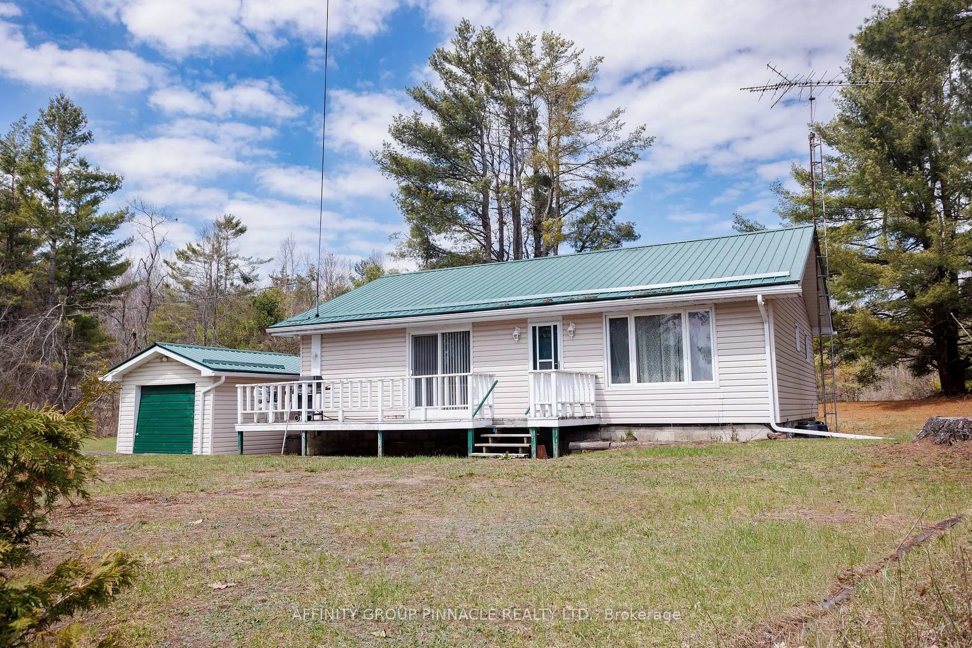 Photo 2 of 14 Hilton's Point Road, Kawartha Lakes, Laxton/Digby/Longford — HOMEH