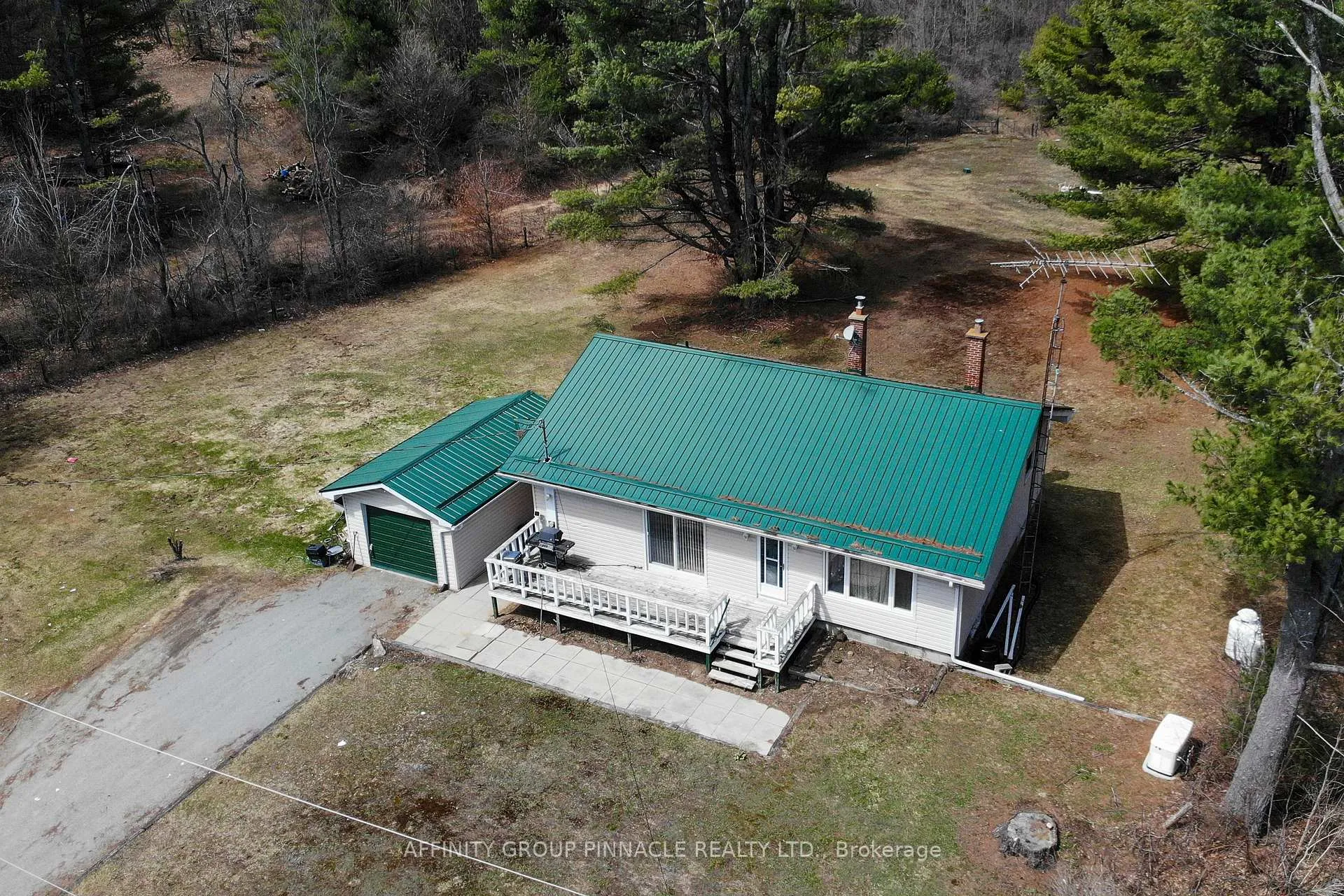 Photo 5 of 14 Hilton's Point Road, Kawartha Lakes, Laxton/Digby/Longford — HOMEH