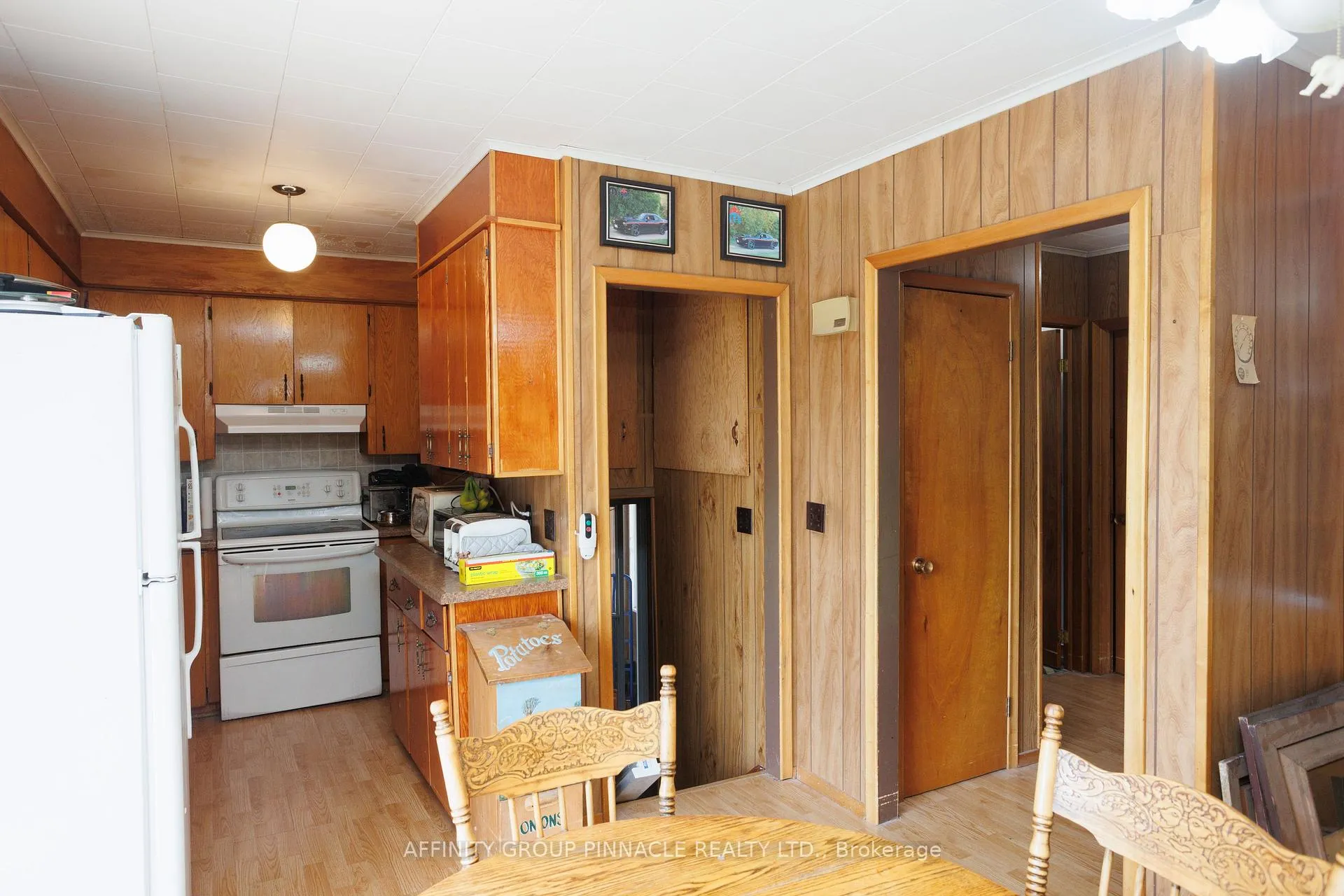 Photo 7 of 14 Hilton's Point Road, Kawartha Lakes, Laxton/Digby/Longford — HOMEH