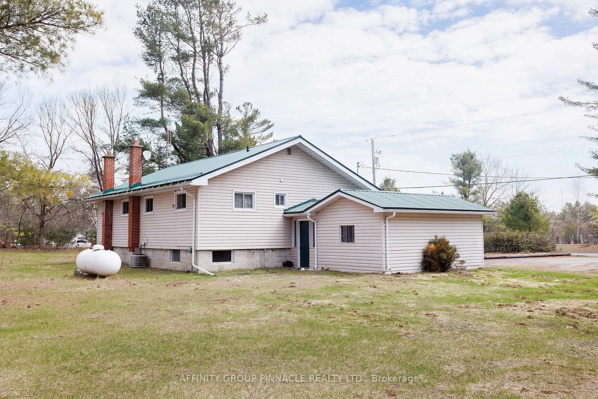 Photo 25 of 14 Hilton's Point Road, Kawartha Lakes, Laxton/Digby/Longford — HOMEH