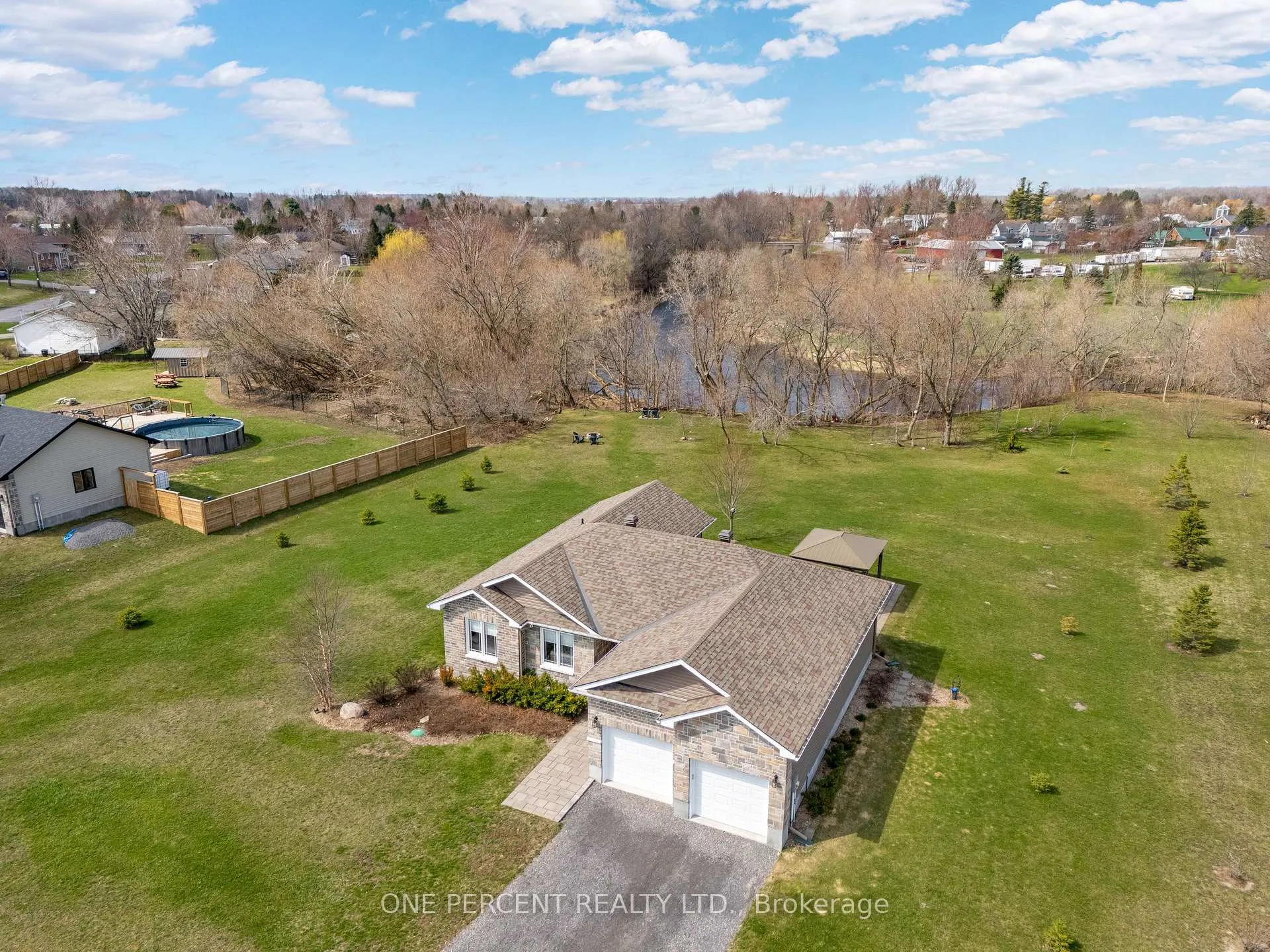 Photo 2 of 3012 Drew Drive, North Dundas, North Dundas (Mountain) Twp — HOMEH