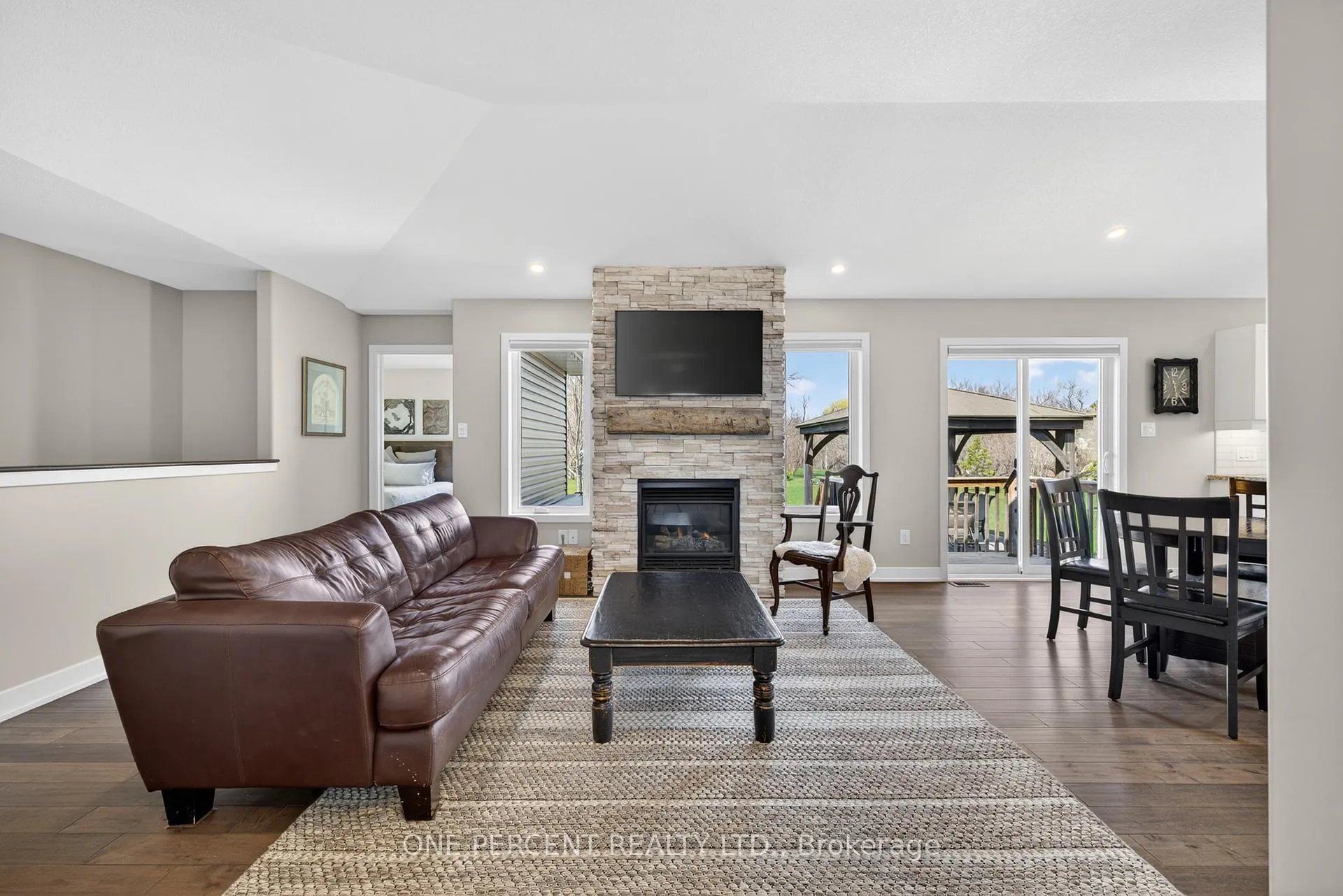 Photo 3 of 3012 Drew Drive, North Dundas, North Dundas (Mountain) Twp — HOMEH