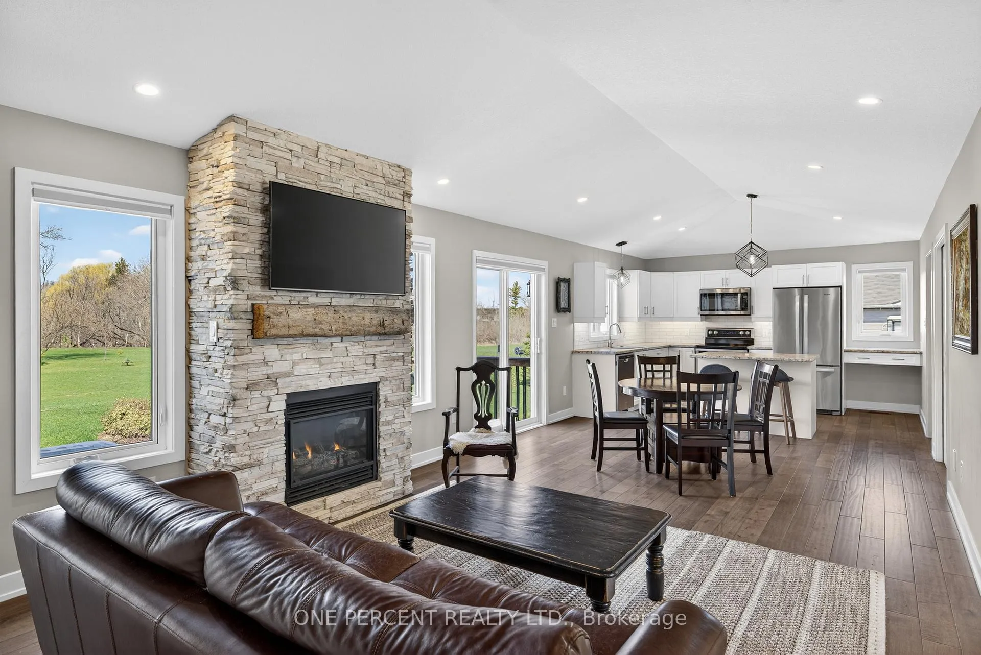 Photo 4 of 3012 Drew Drive, North Dundas, North Dundas (Mountain) Twp — HOMEH