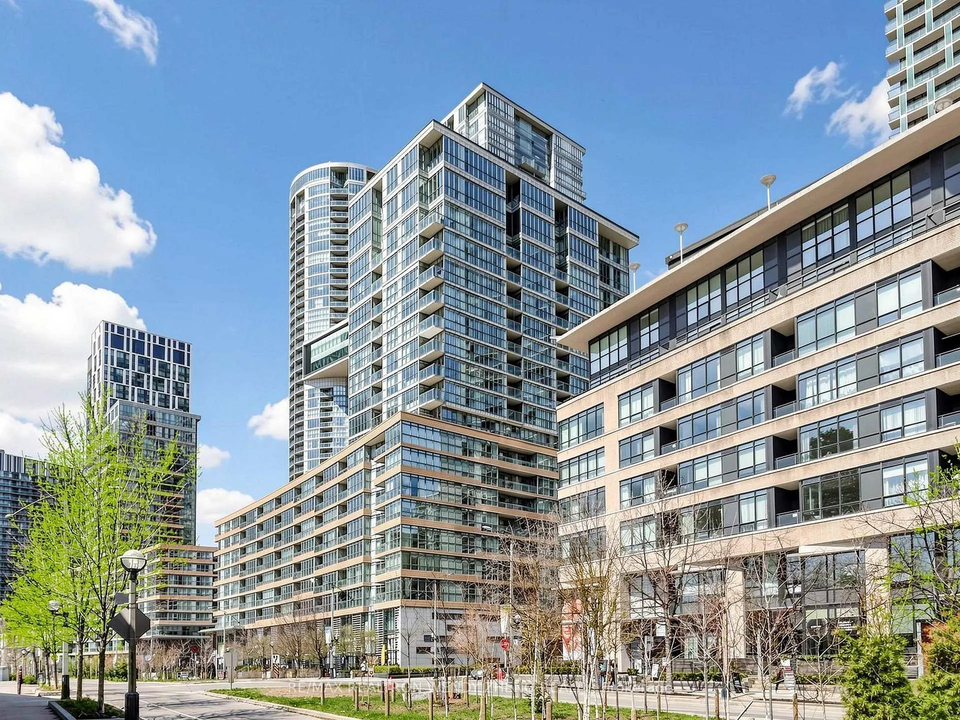 Photo 2 of Unit 1055, 10 Capreol Court, Toronto, Waterfront Communities — HOMEH
