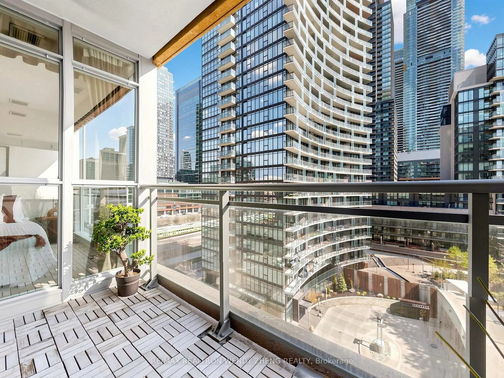 Photo 27 of Unit 1055, 10 Capreol Court, Toronto, Waterfront Communities — HOMEH