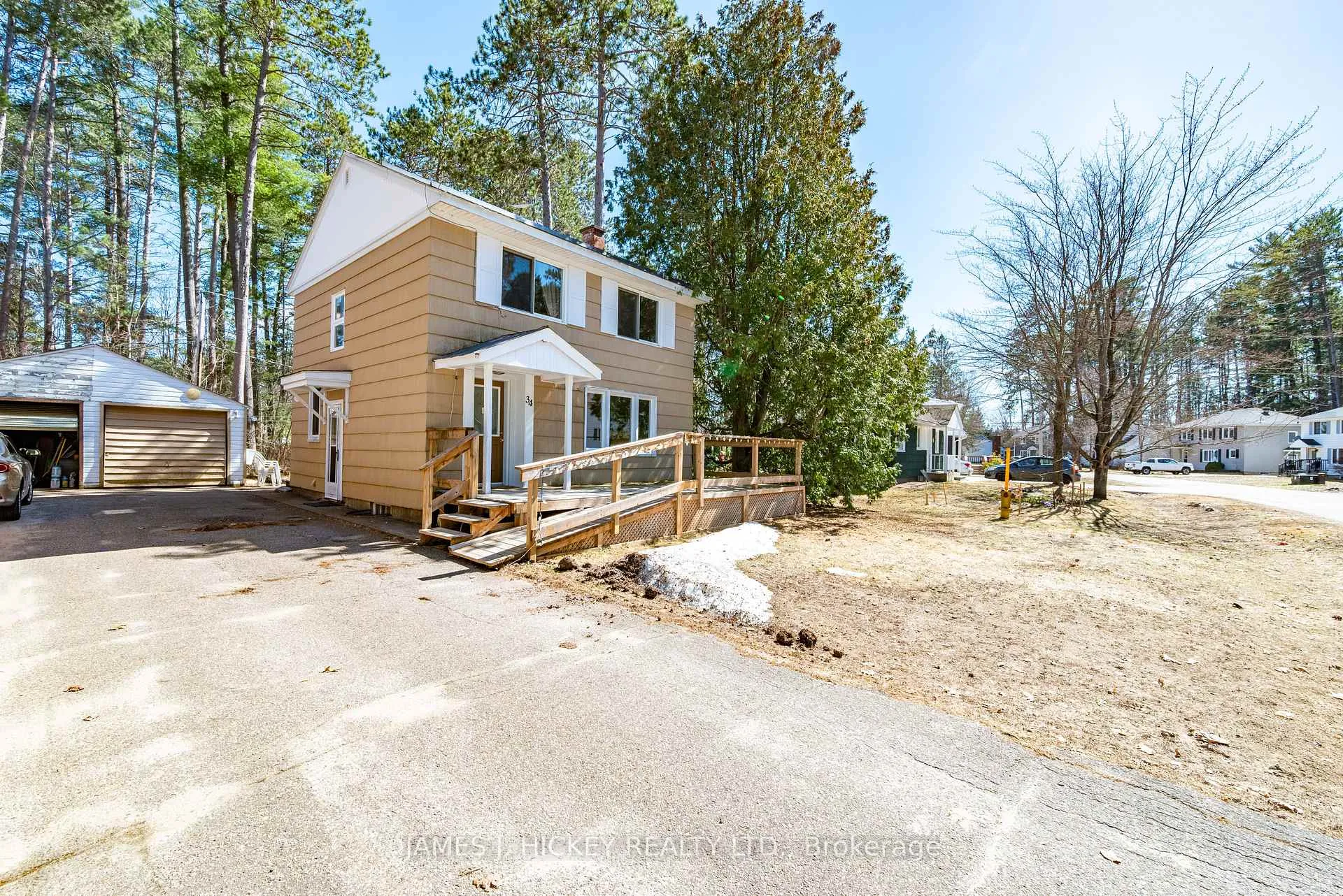 Photo 1 of 34 Faraday Crescent, Deep River, Deep River — HOMEH