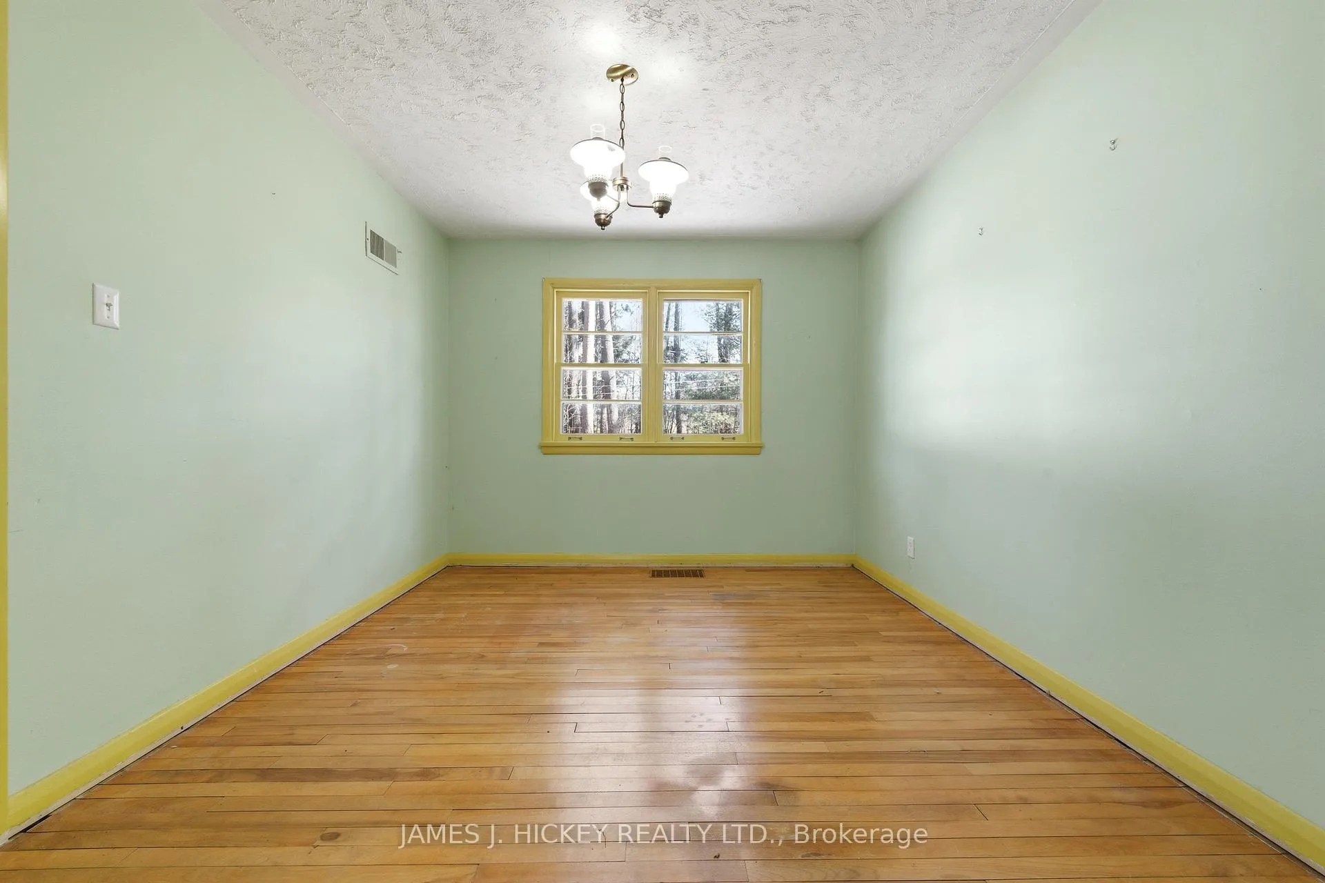 Photo 8 of 34 Faraday Crescent, Deep River, Deep River — HOMEH
