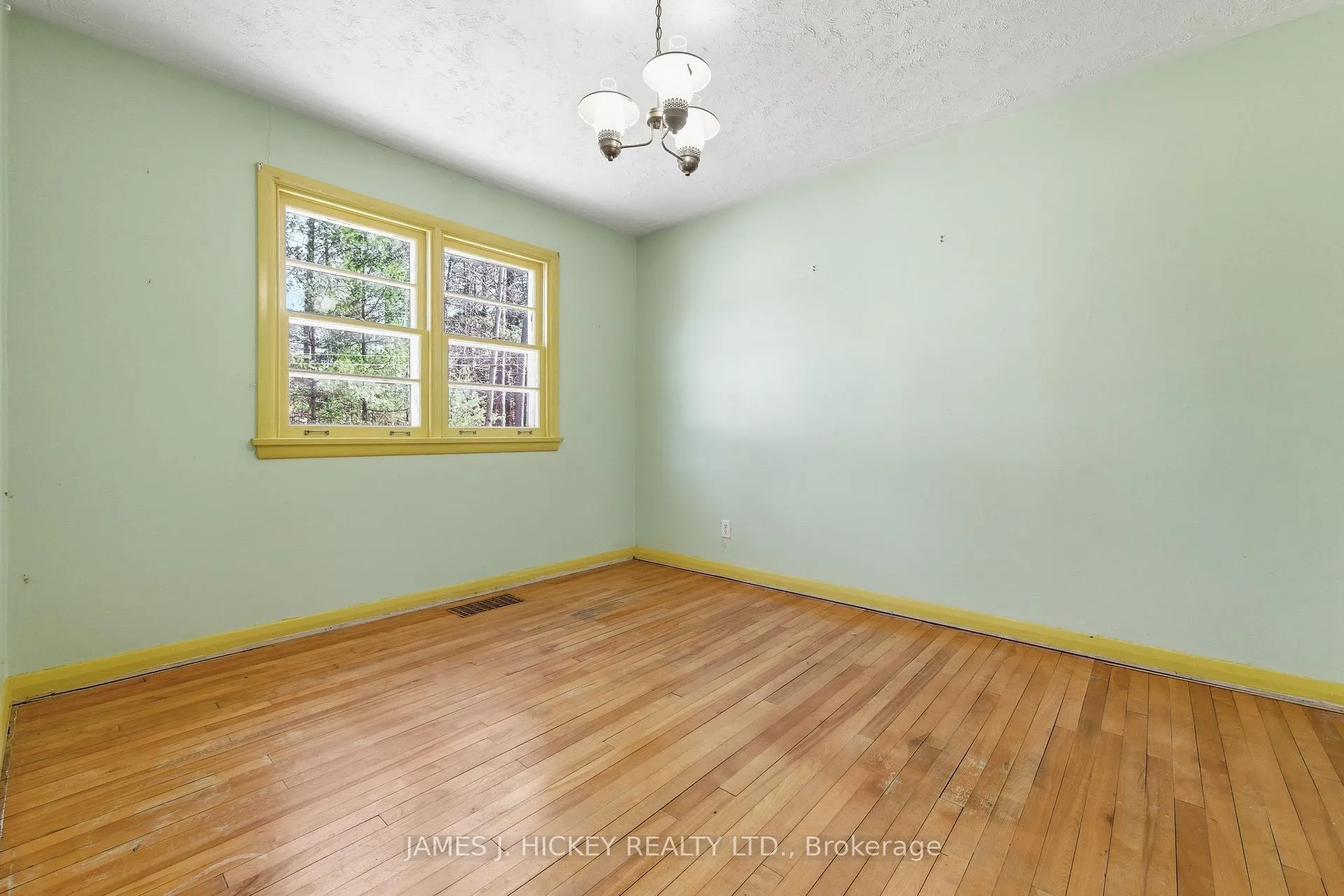 Photo 9 of 34 Faraday Crescent, Deep River, Deep River — HOMEH