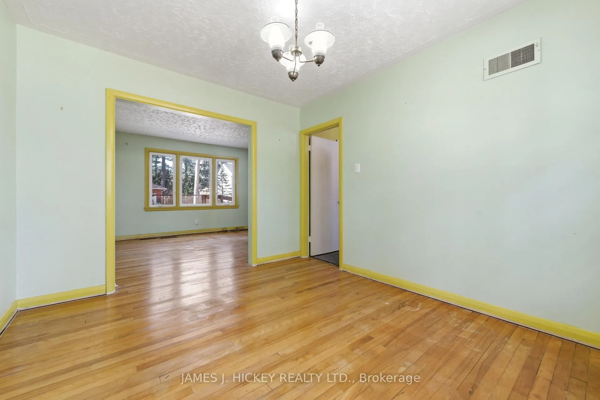 Photo 10 of 34 Faraday Crescent, Deep River, Deep River — HOMEH