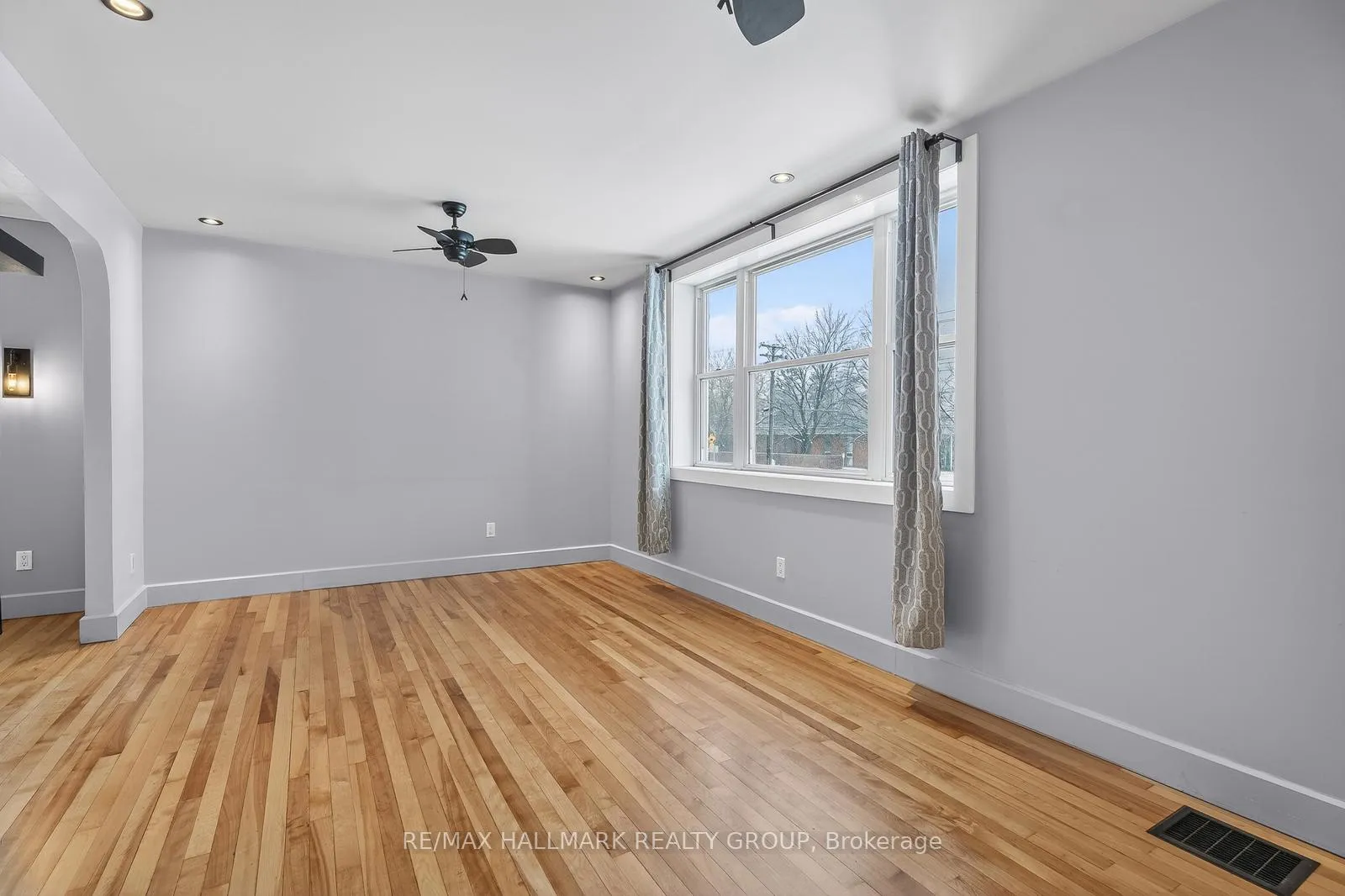 Photo 8 of 170 Donald Street, Ottawa, Overbrook/Castle Heights — HOMEH