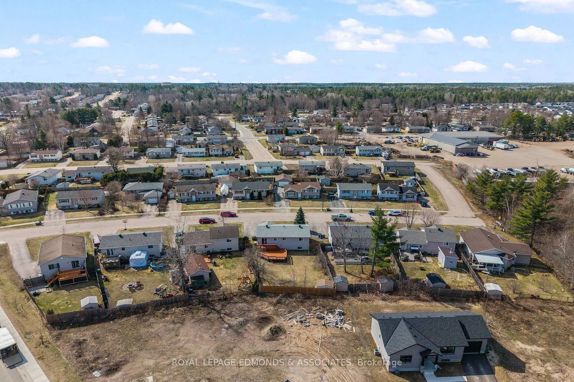 Photo 46 of 8 Gerald Avenue, Petawawa — HOMEH