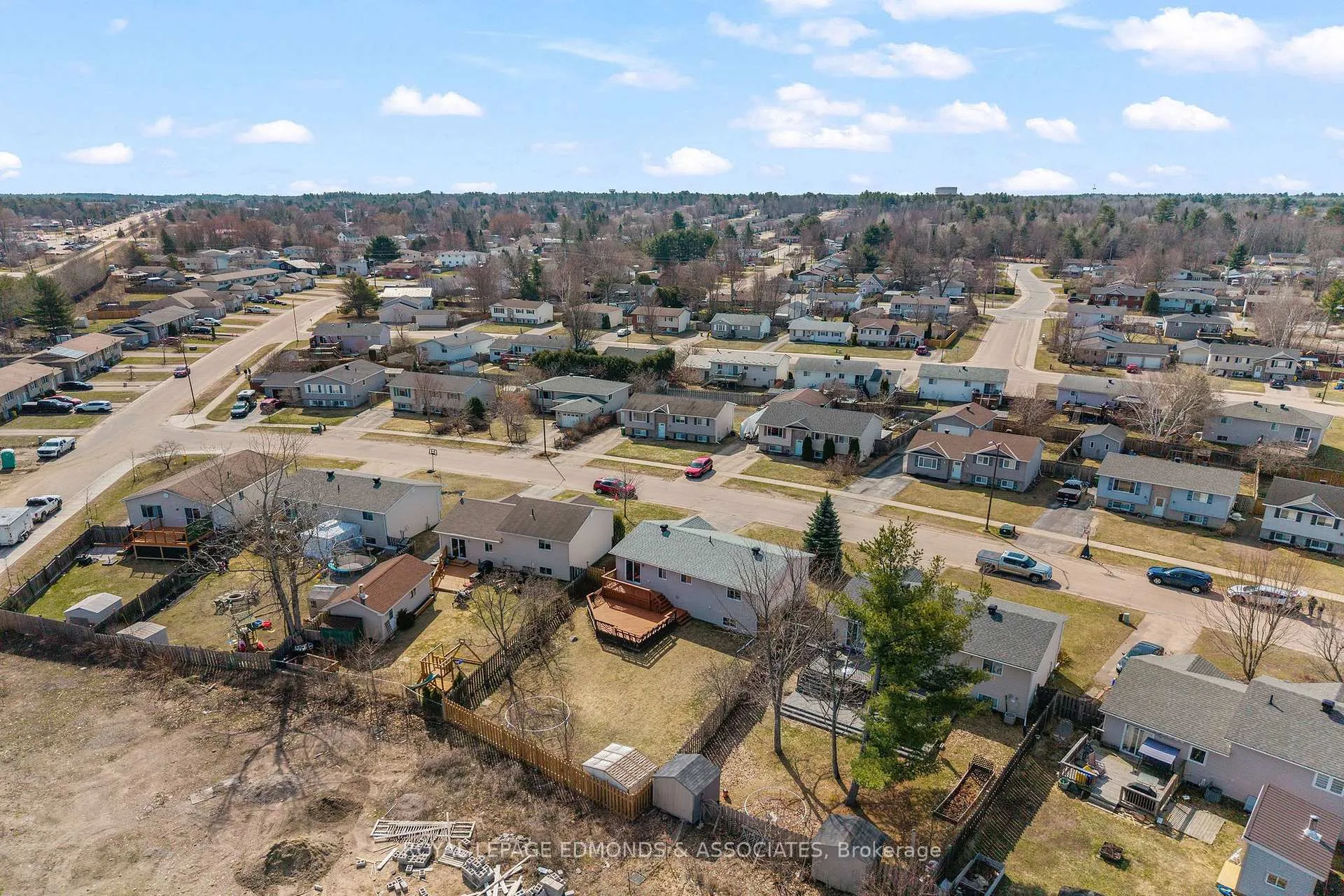 Photo 47 of 8 Gerald Avenue, Petawawa — HOMEH