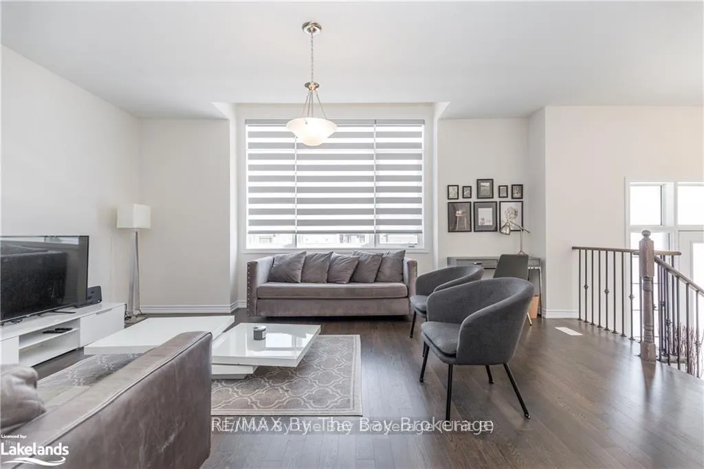 Photo 5 of 85 Sun Valley Avenue, Wasaga Beach — HOMEH